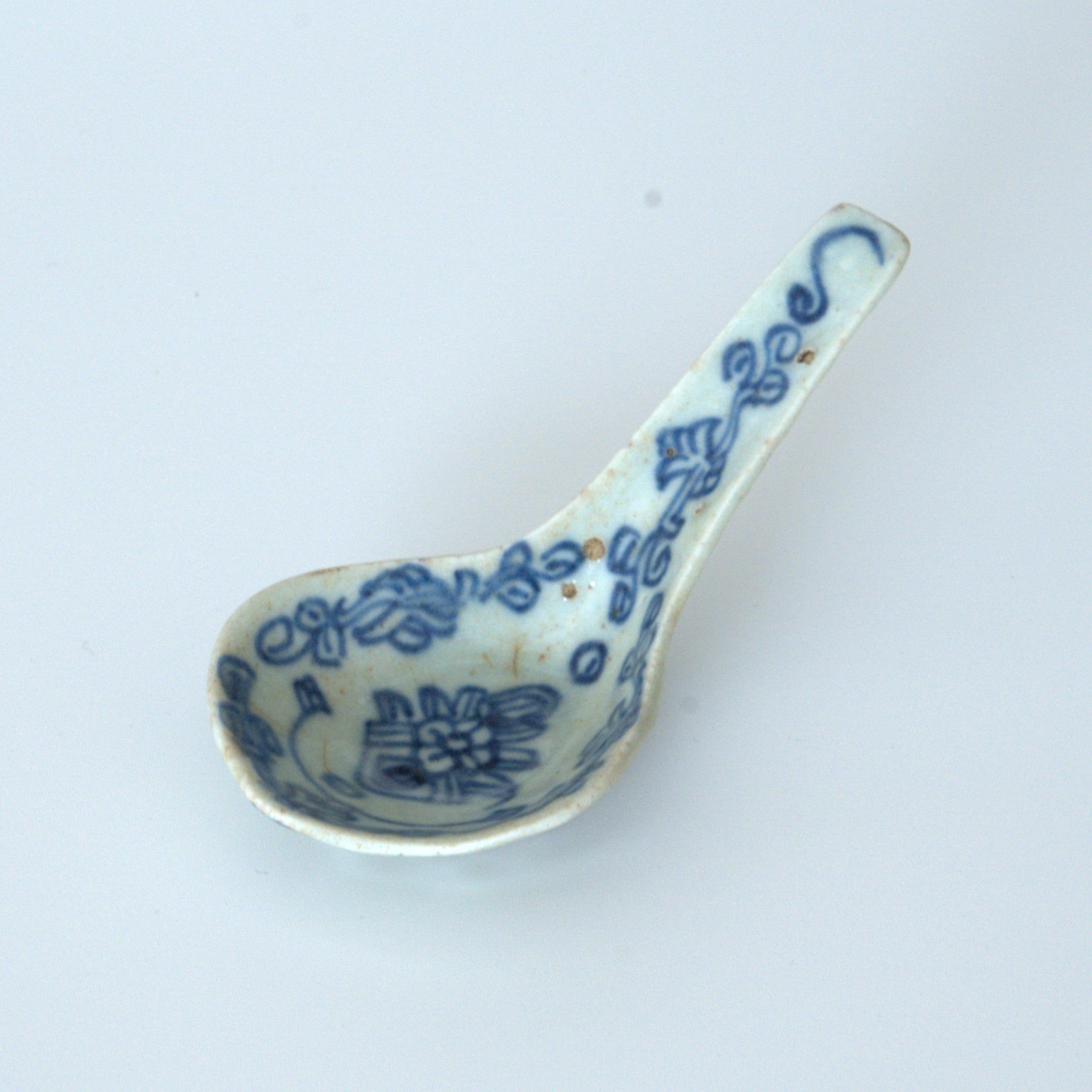 青花絡枝蓮文レンゲ①