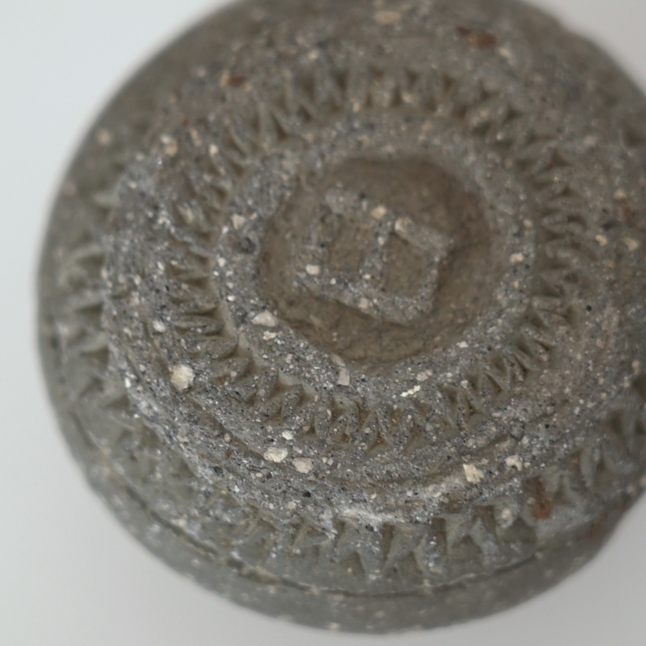 磚製麻鼓蓋置①小