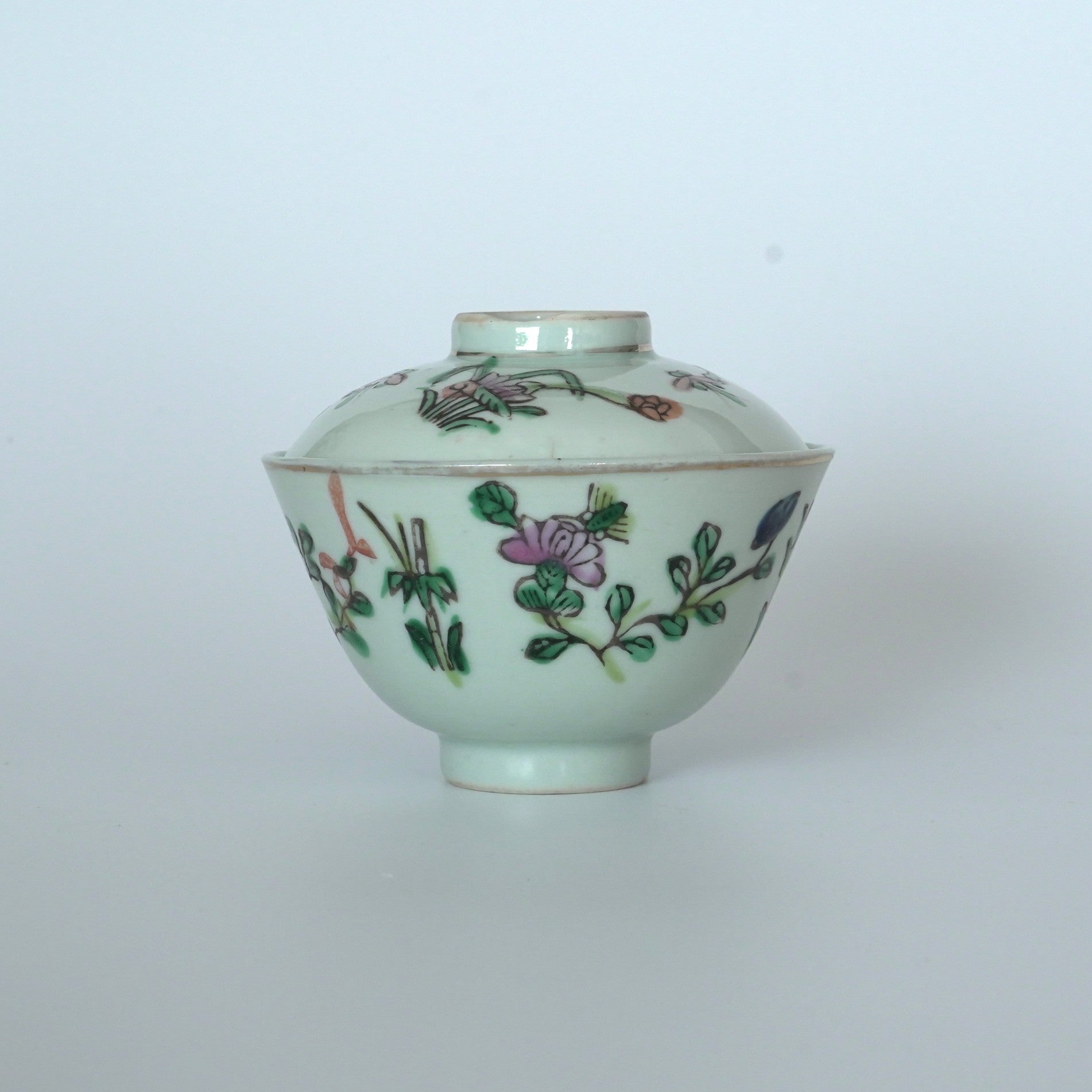 粉彩四季花文蓋碗①