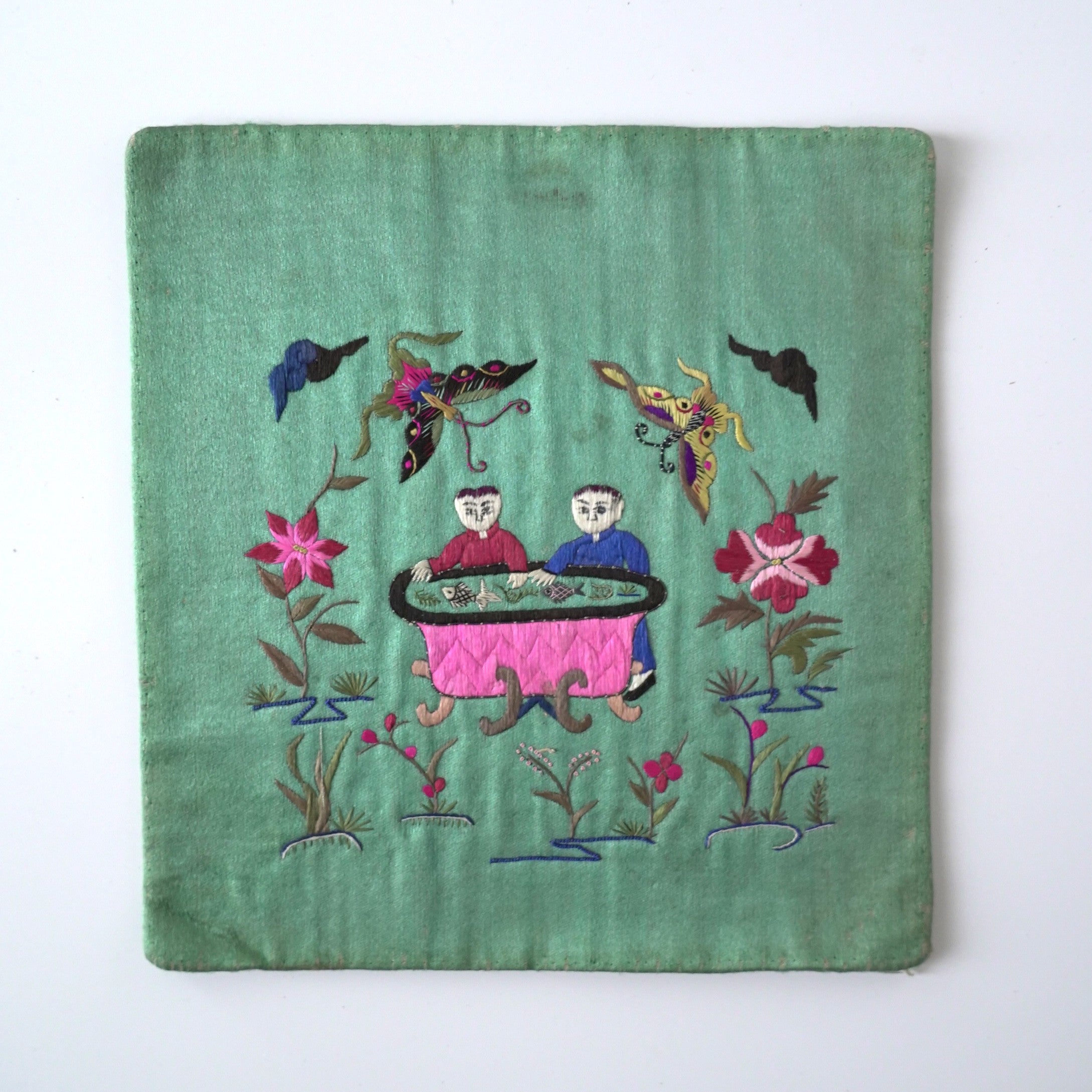観魚花蝶図刺繍敷布