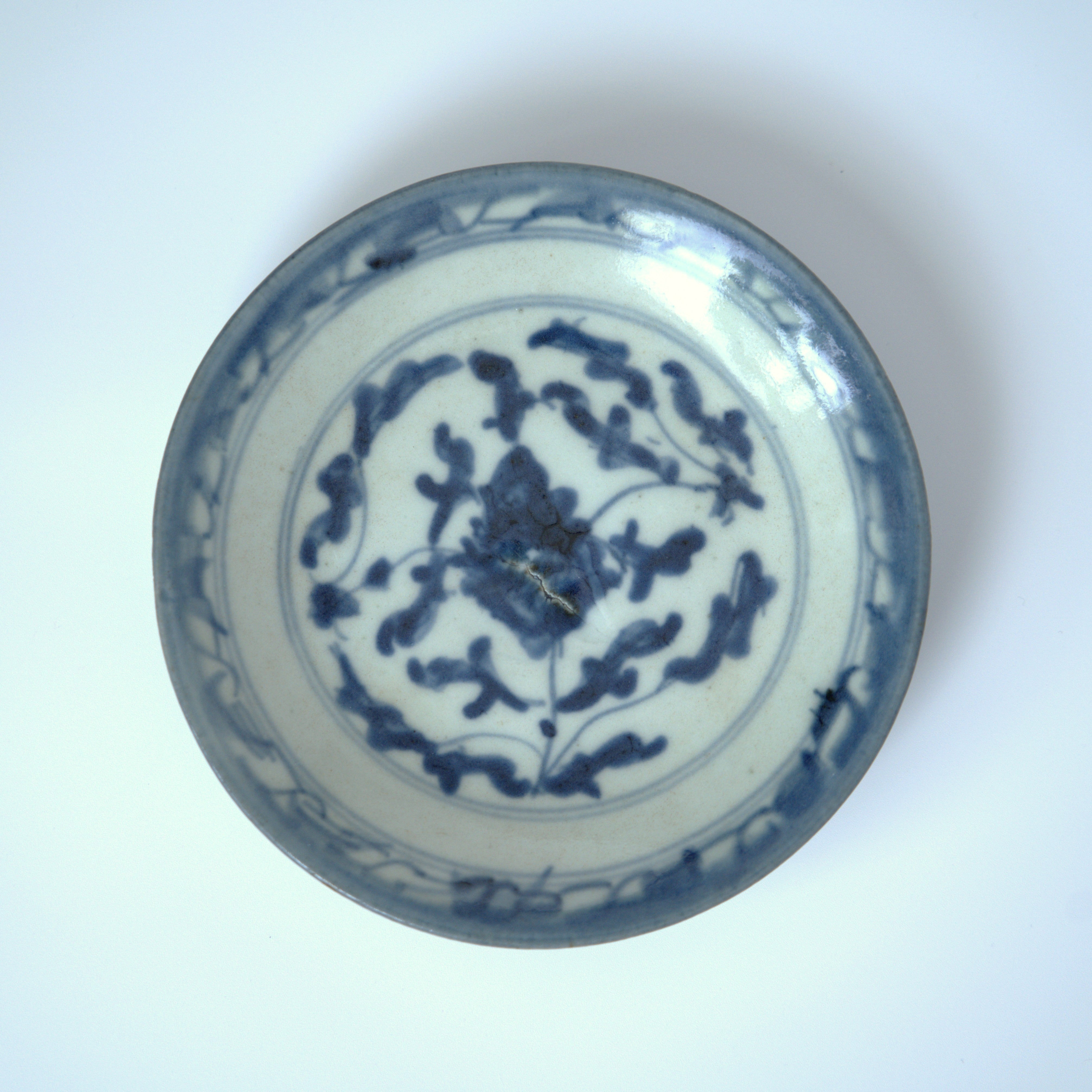 青花鳳眼霊芝文皿