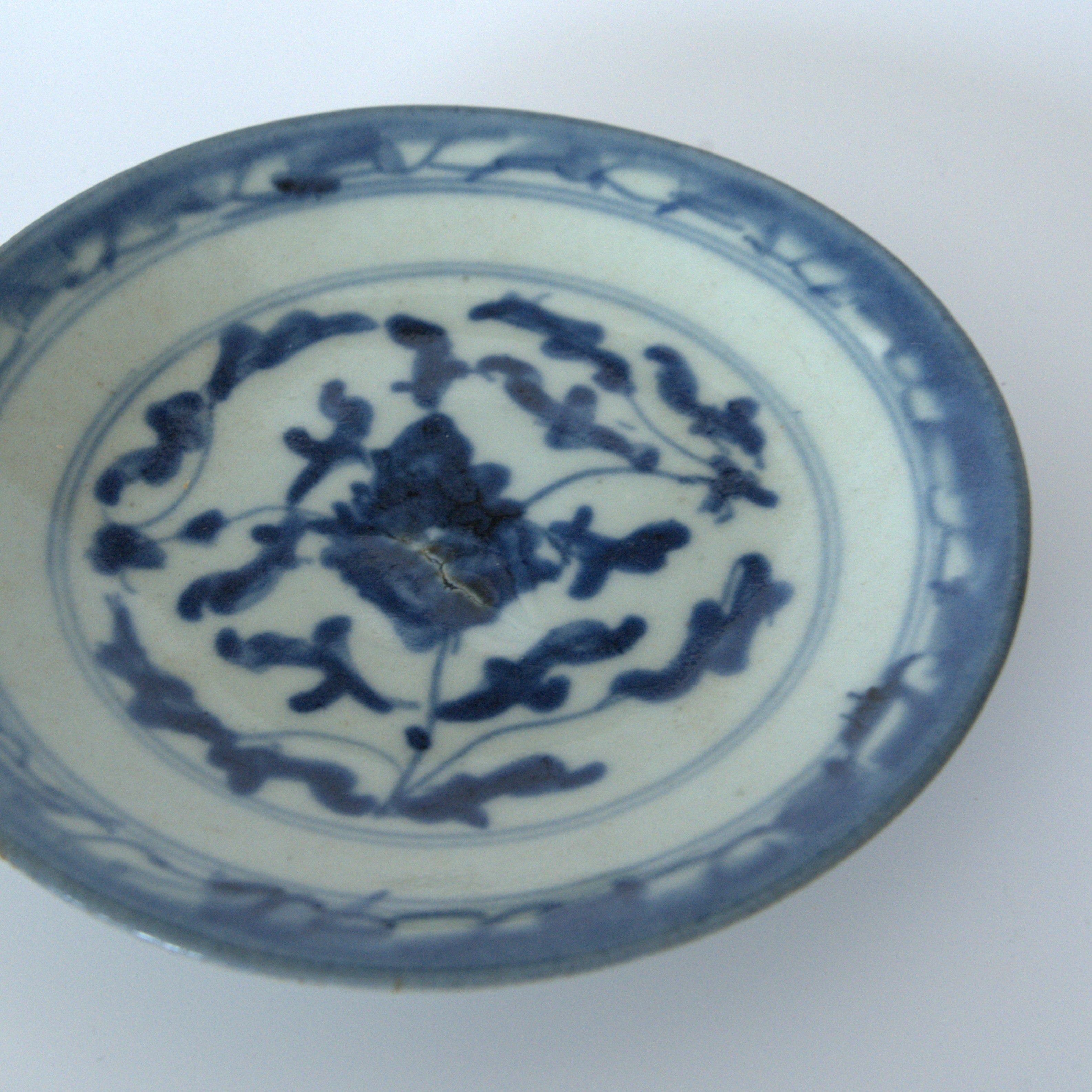 青花鳳眼霊芝文皿