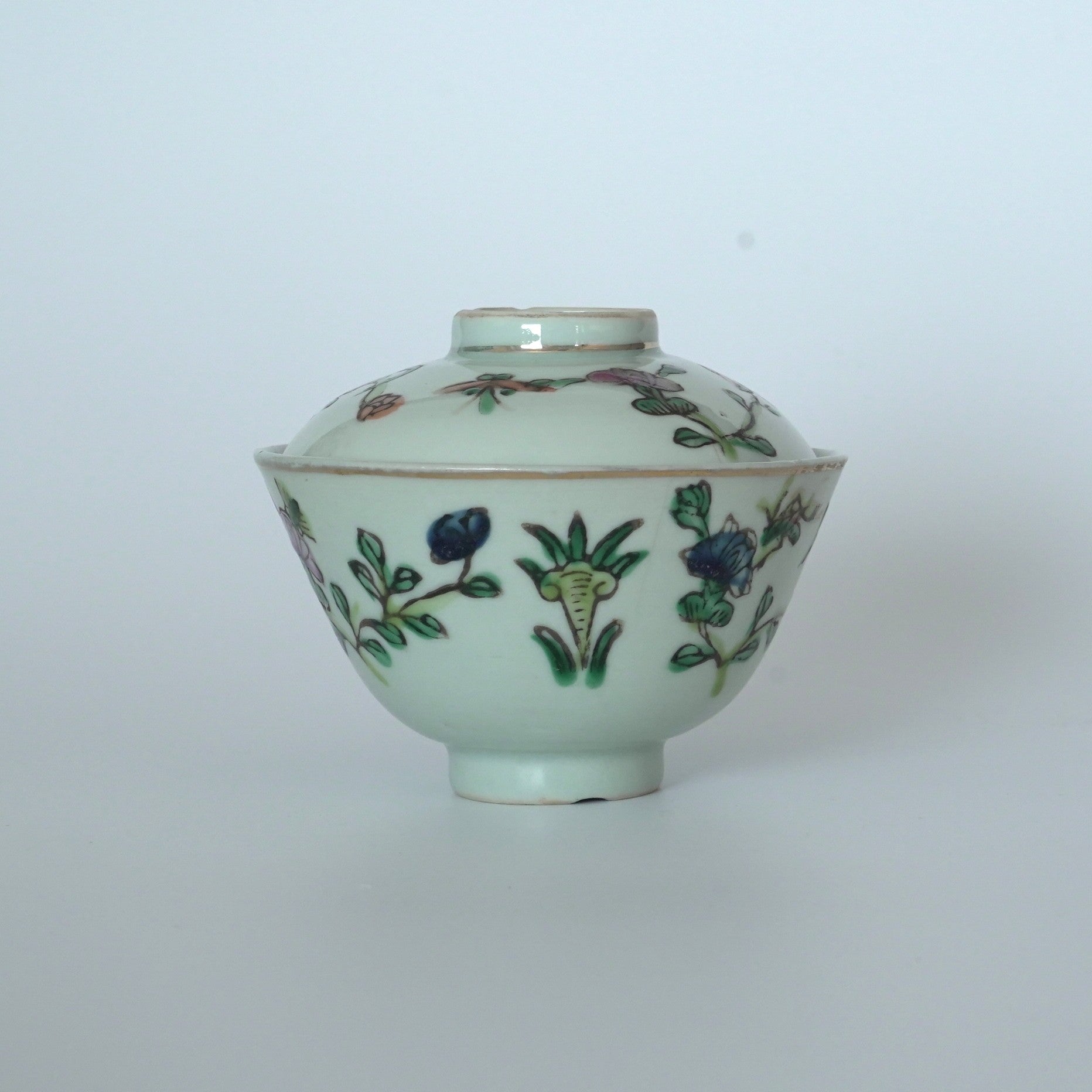 粉彩四季花文蓋碗①