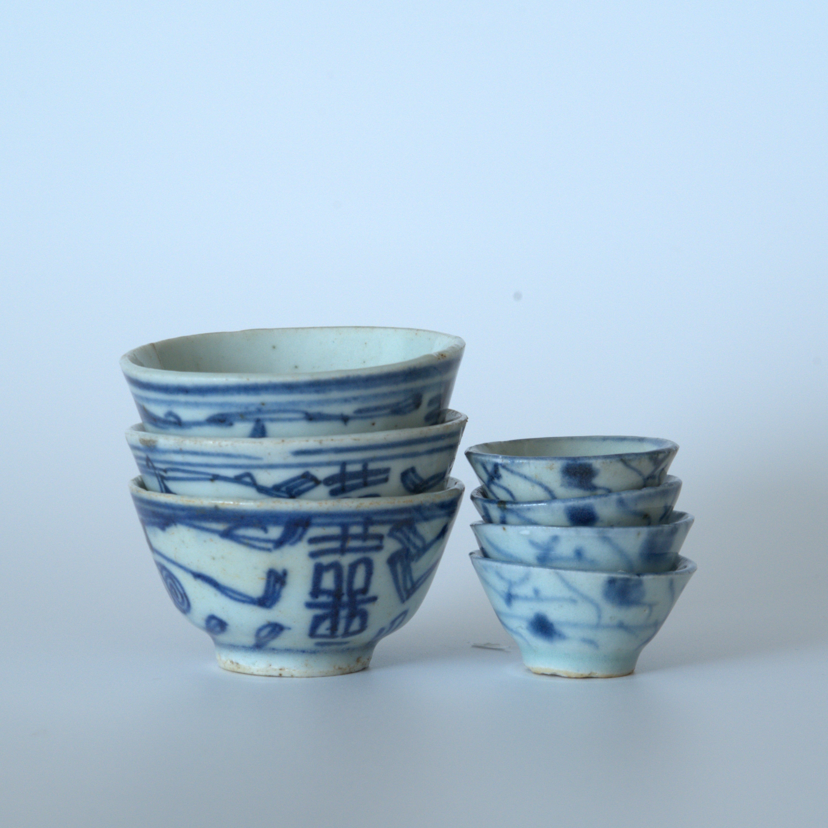 青花唐草文小茶杯４個セット