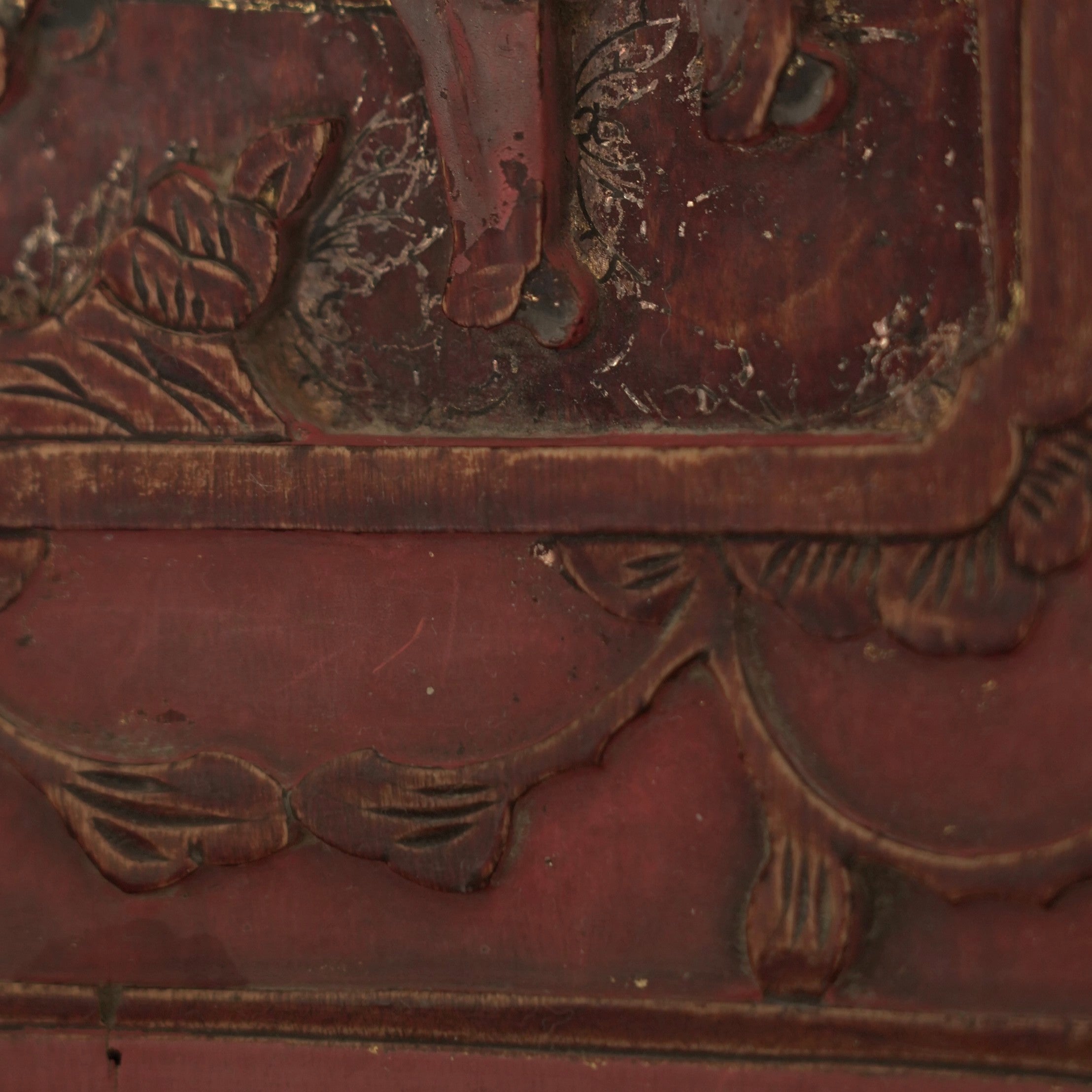 赤漆人物牡丹文壺承①