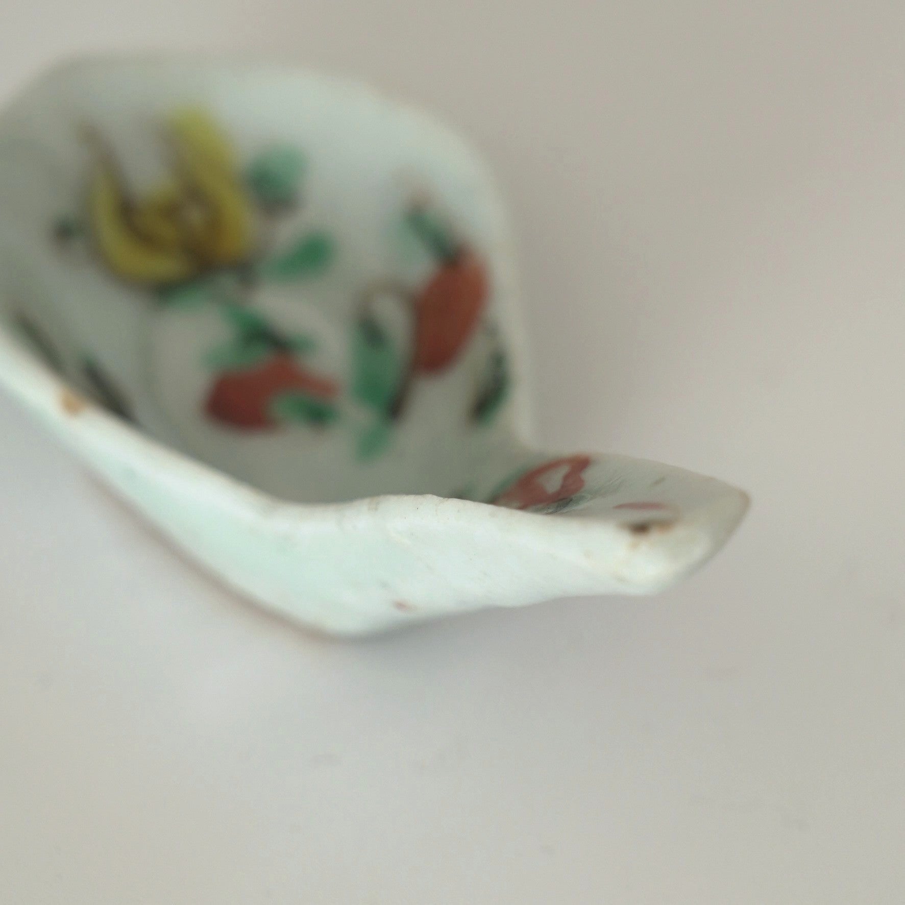 粉彩七宝三多文レンゲ①