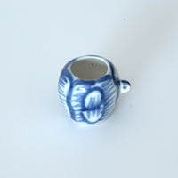 青花牡丹文蓋置②