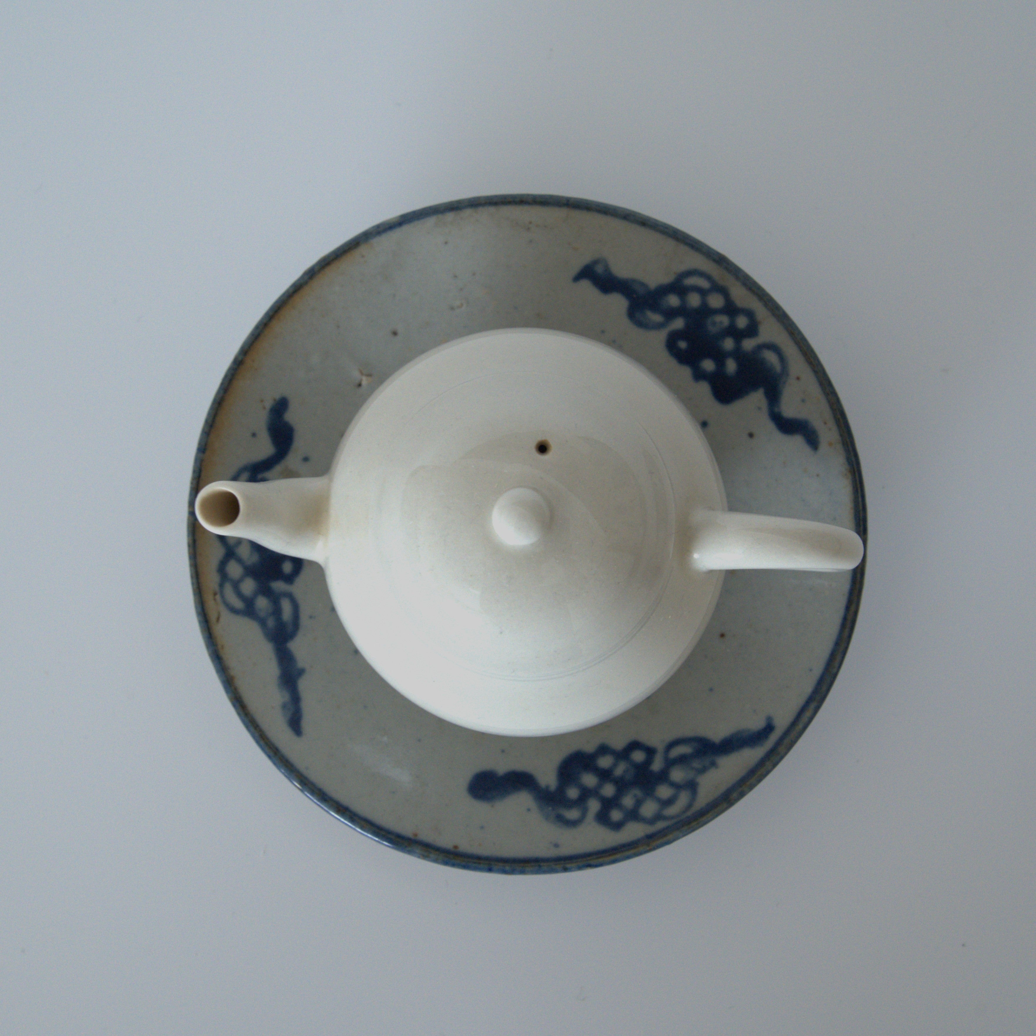 青花中国結文小皿①