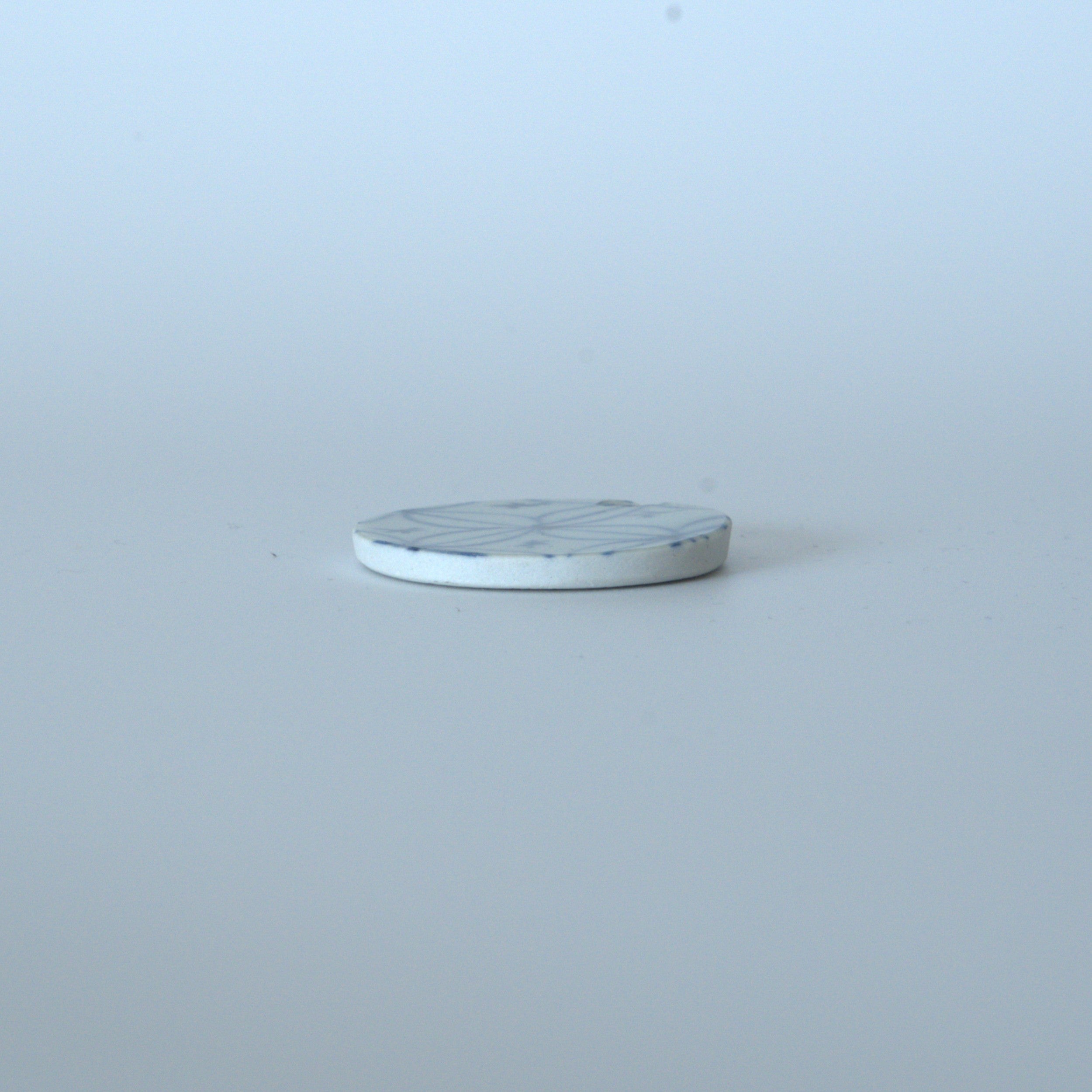 青花七宝文茶枕大