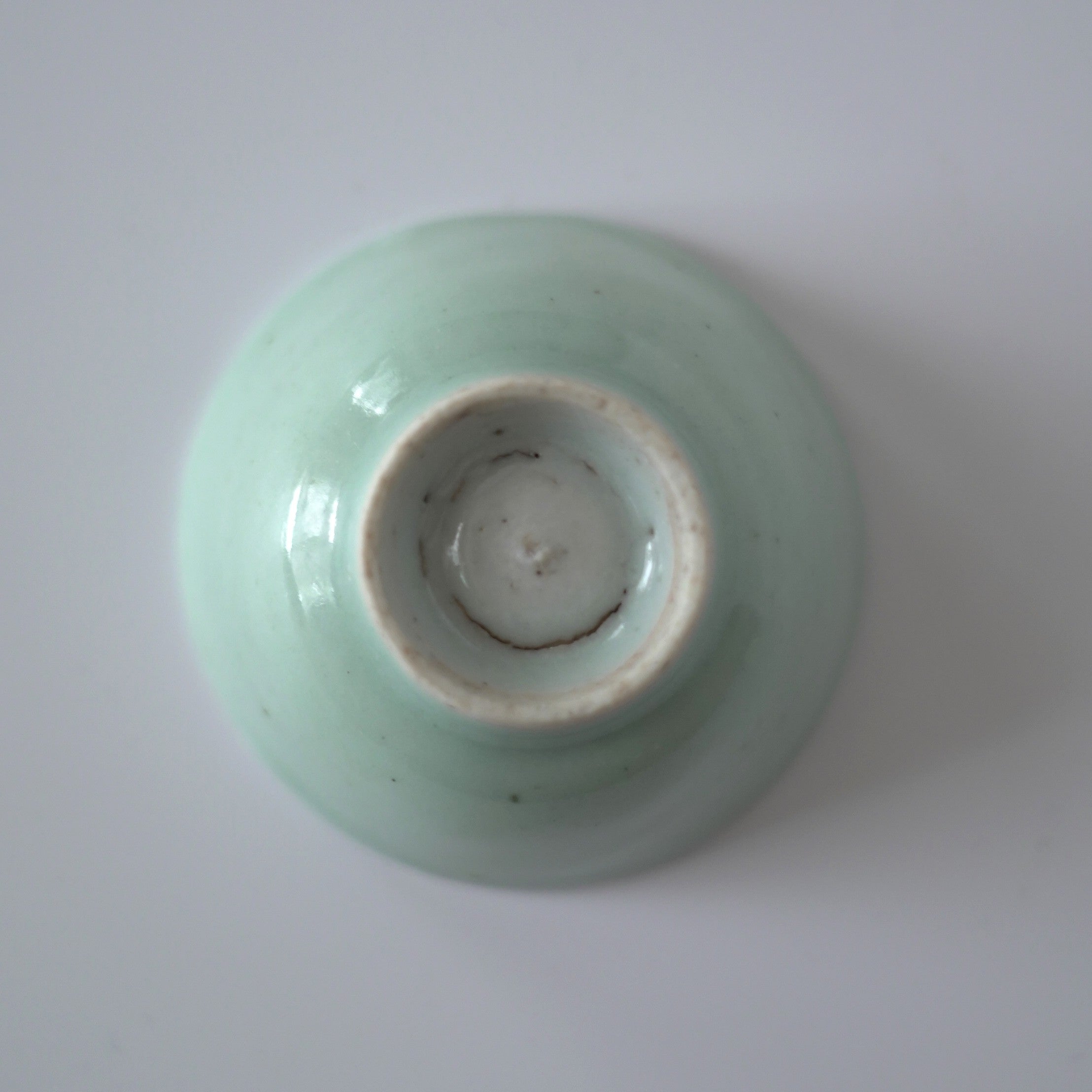 豆青釉茶杯①