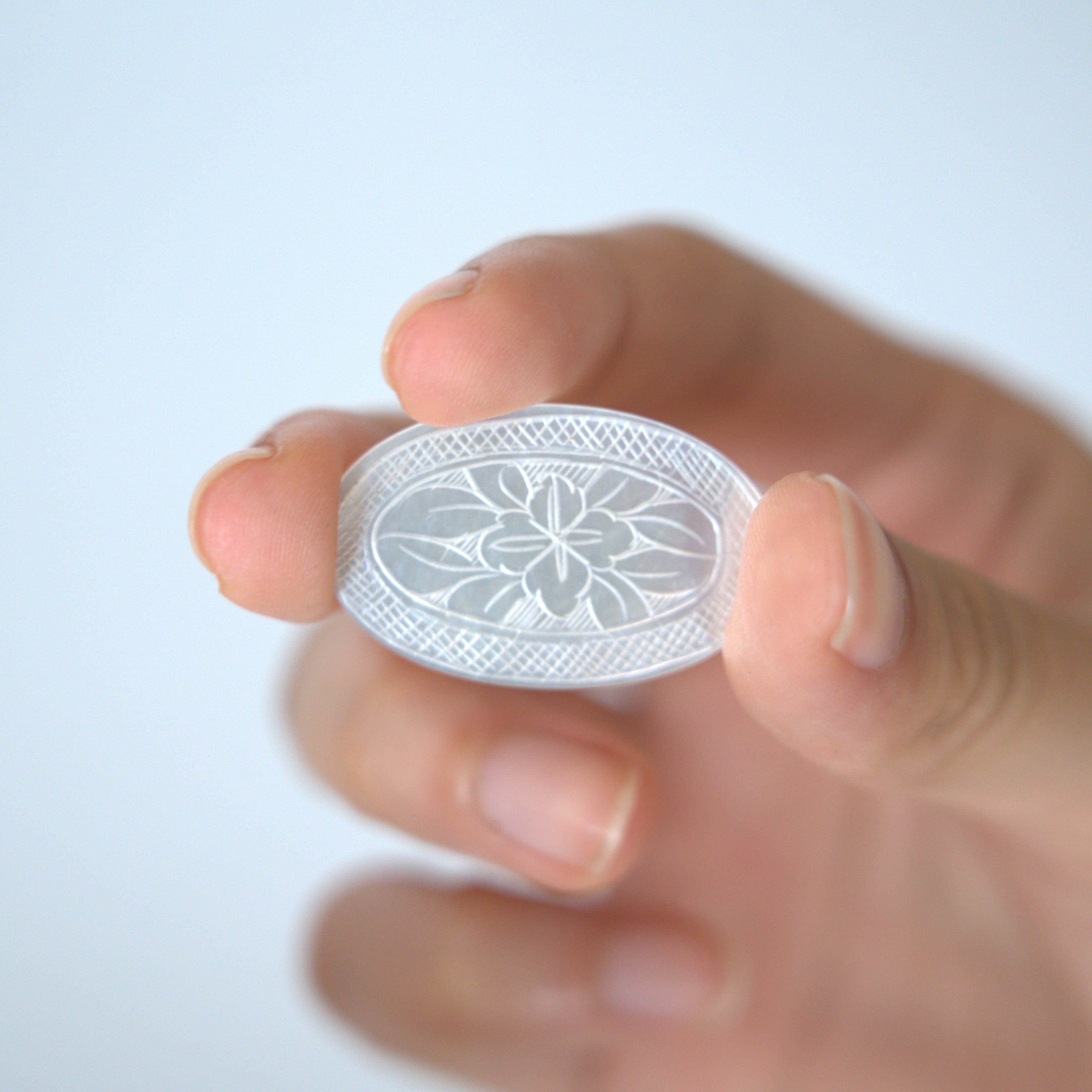 白蝶貝山茶花茶枕①楕円