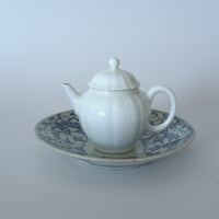 青花蝶恋花文皿①