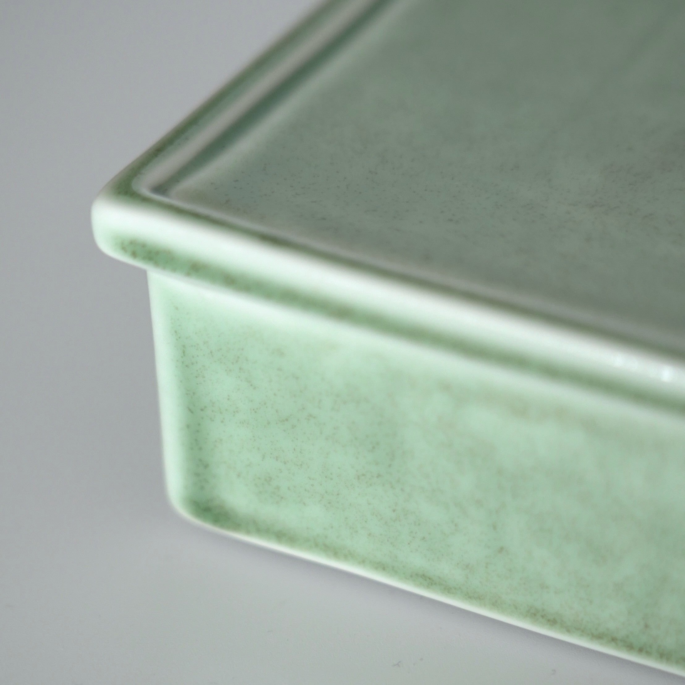 長方窯変茶盤③錆青磁色