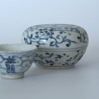 青花蓮唐草文香盒