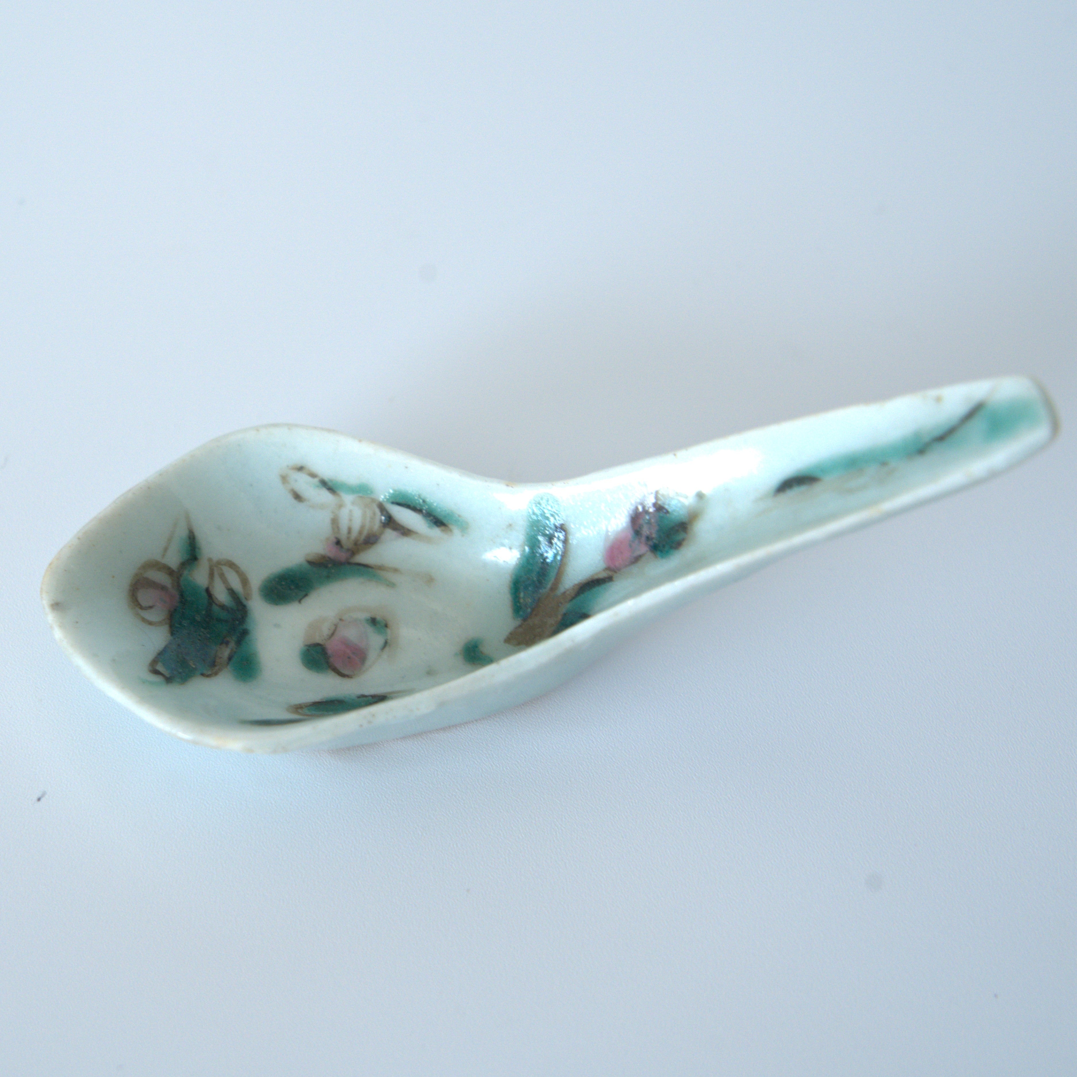 粉彩四季花文レンゲ①