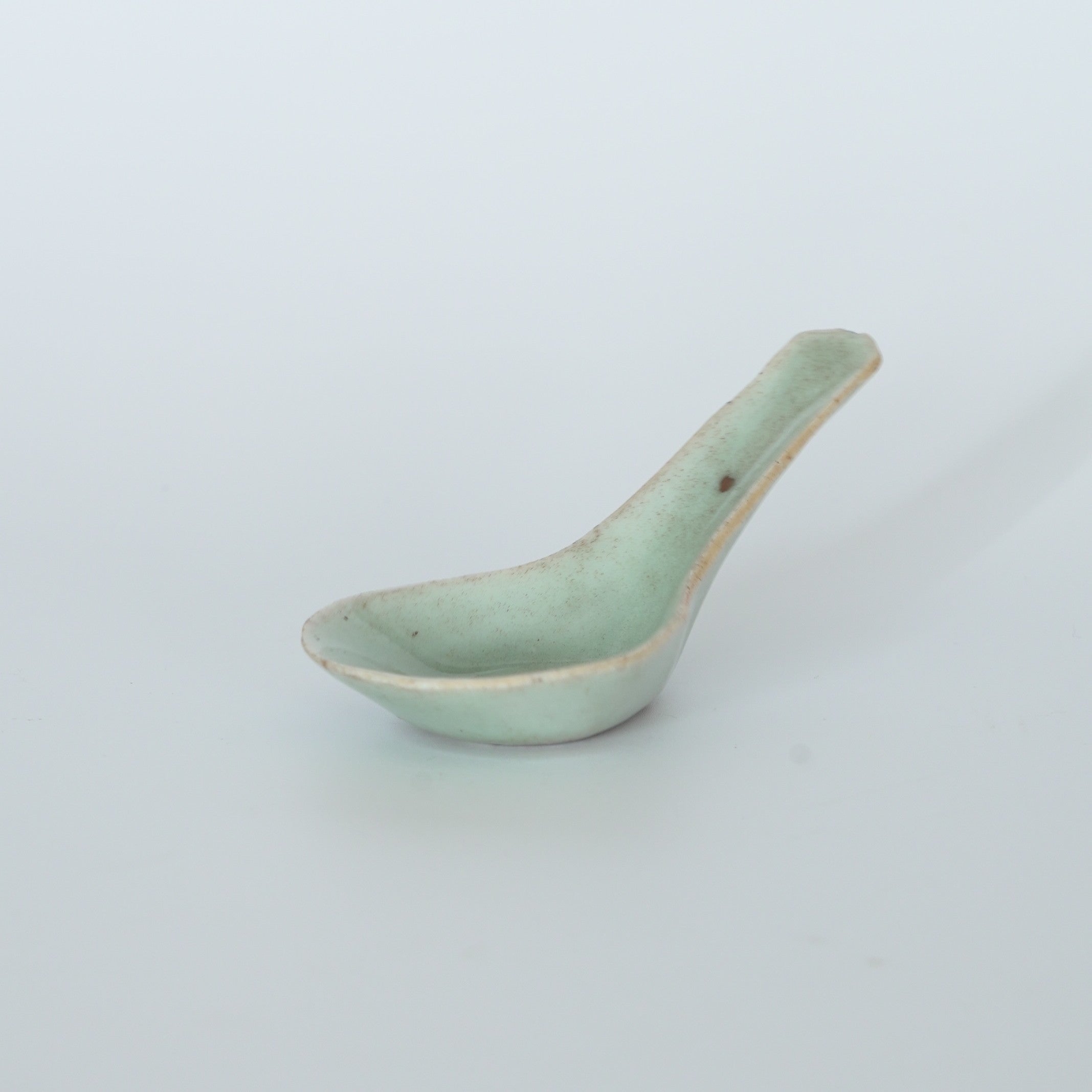 豆青釉レンゲ②