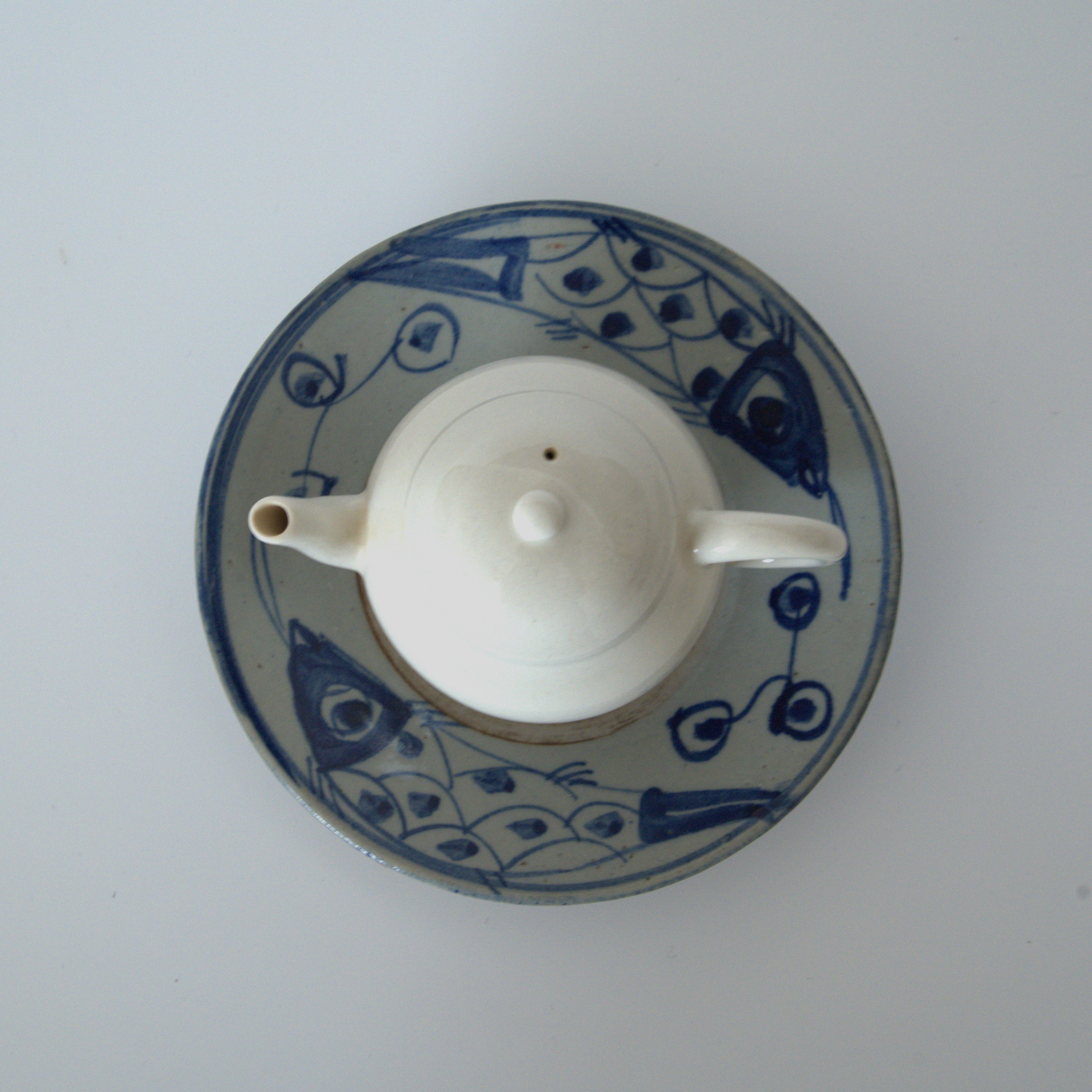 青花双魚花文皿①