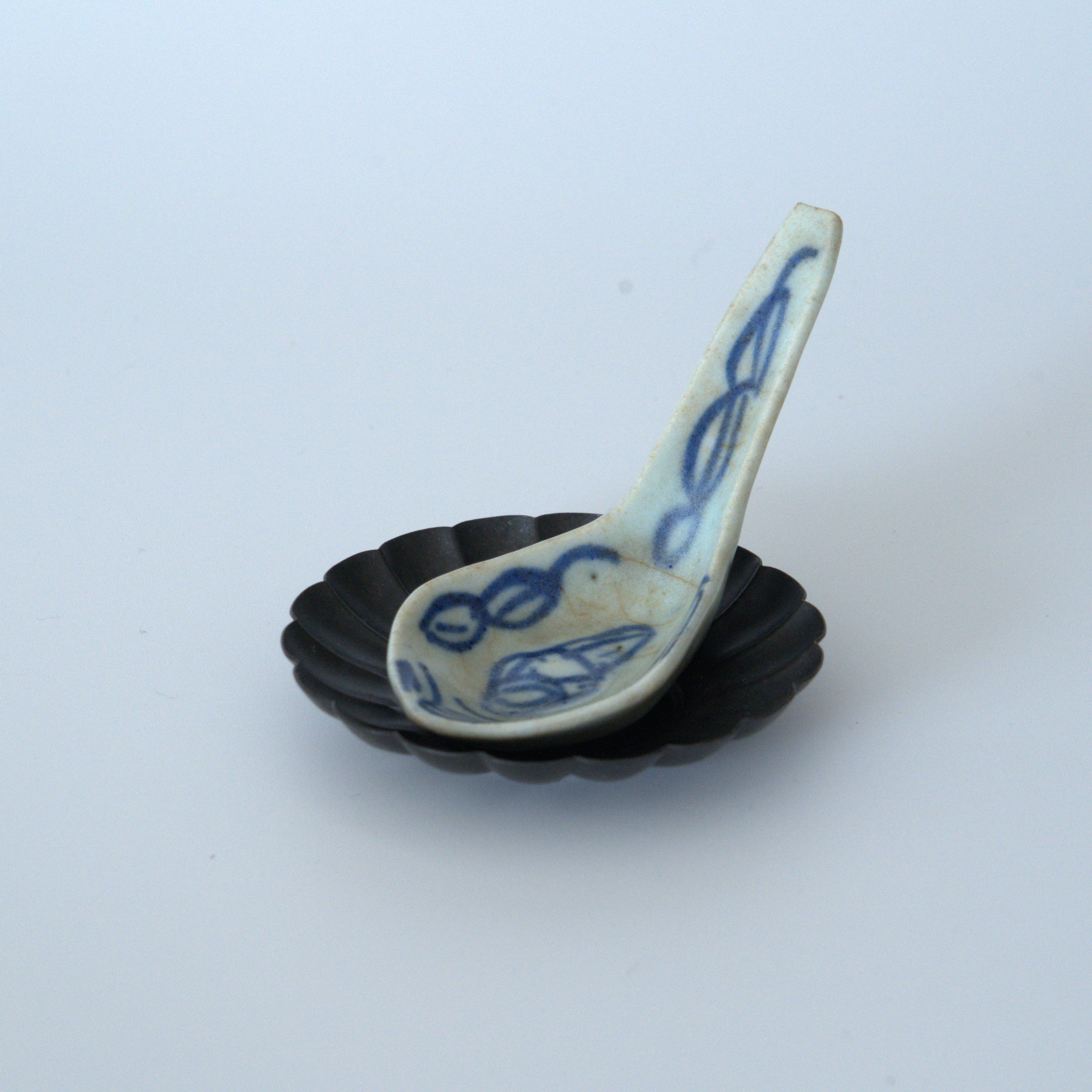 青花絡枝蓮文レンゲ②