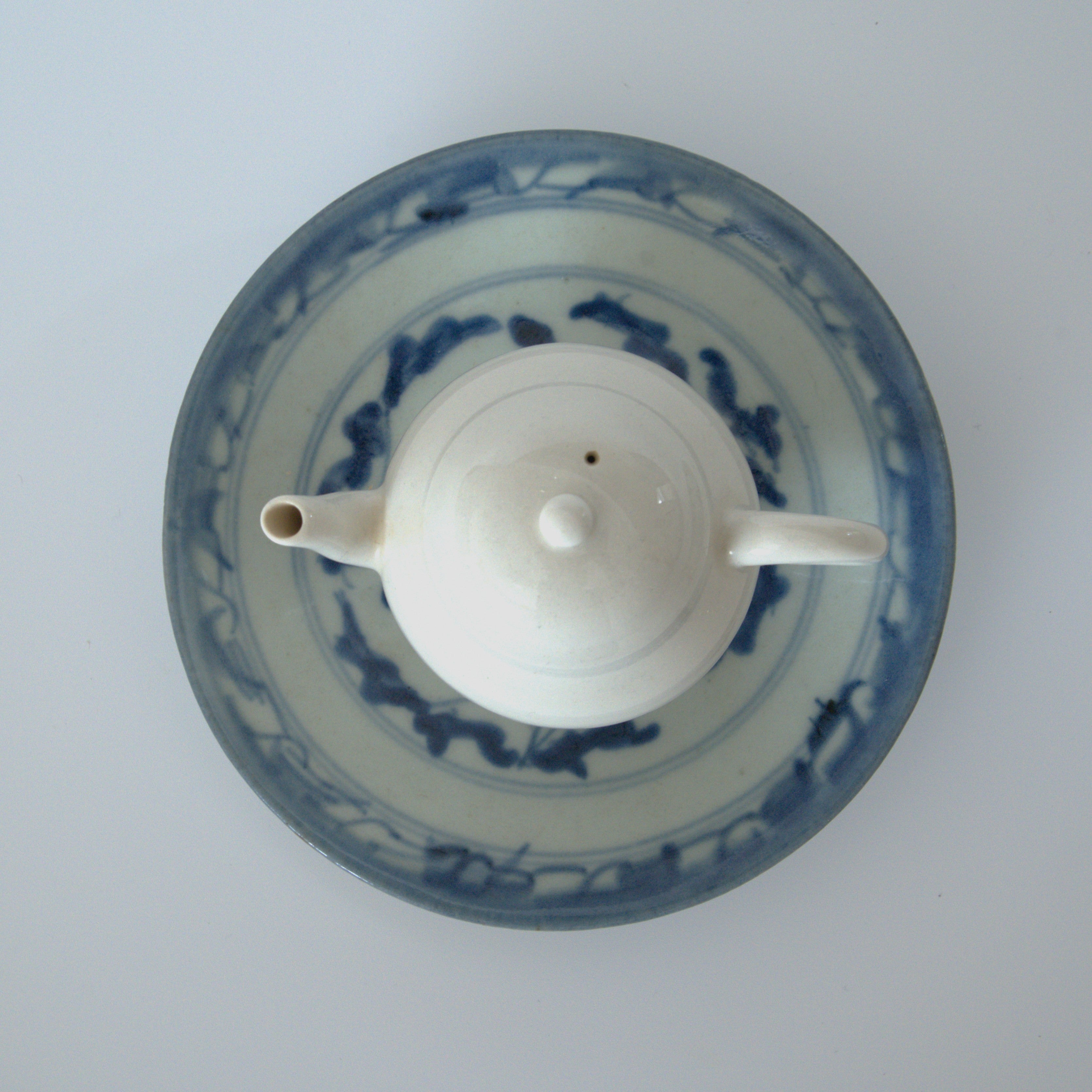 青花鳳眼霊芝文皿