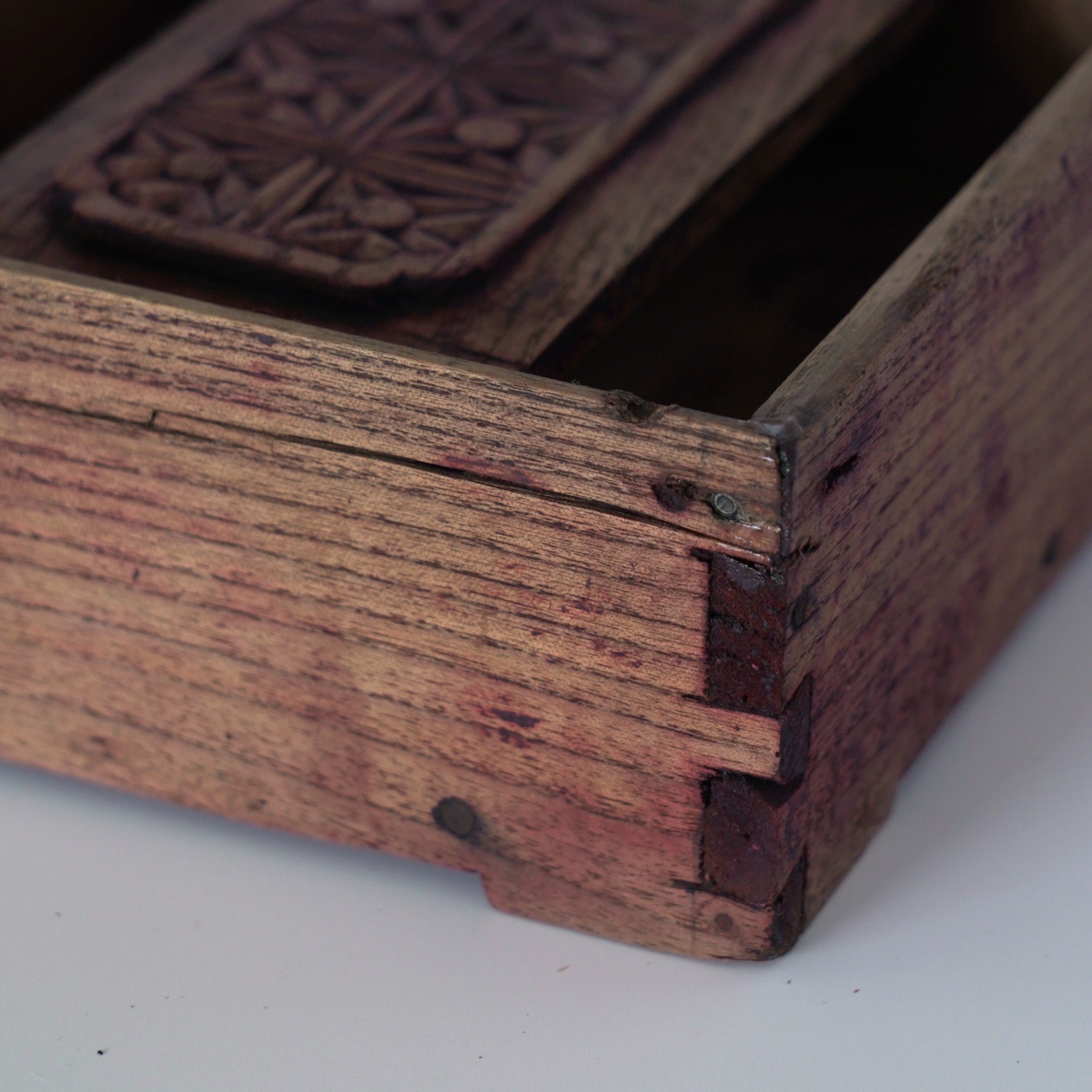 老木彫花卉文木箱