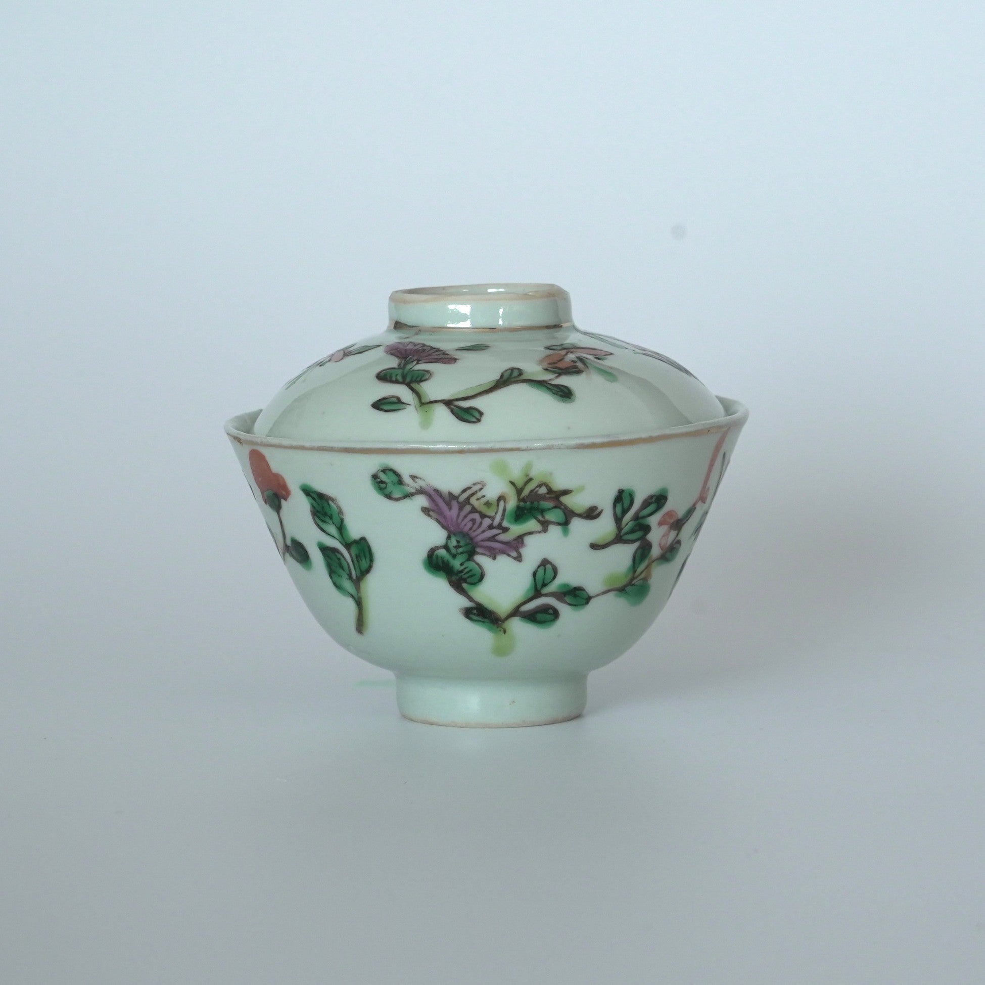 粉彩四季花文蓋碗①