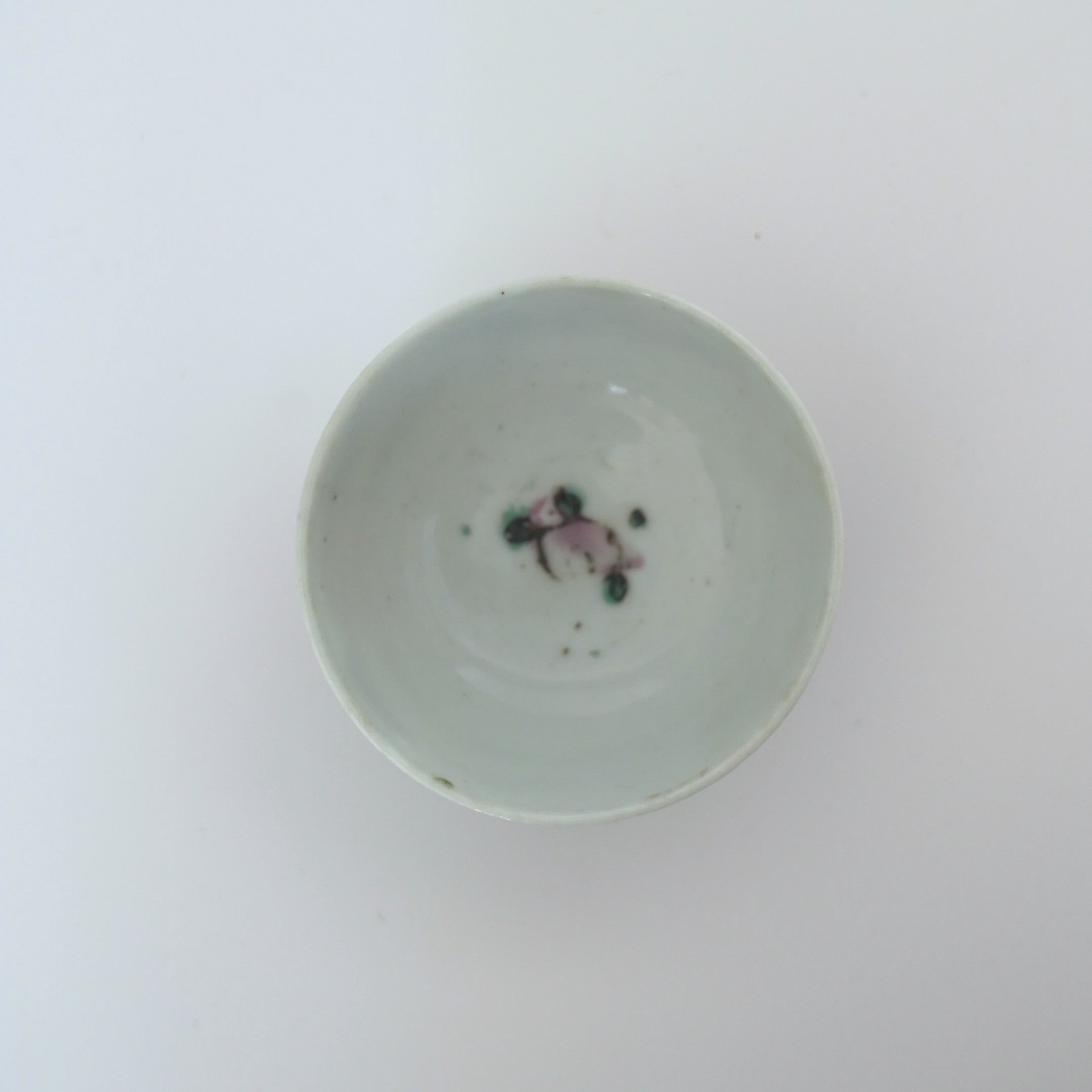 粉彩七宝三多文茶杯⑤