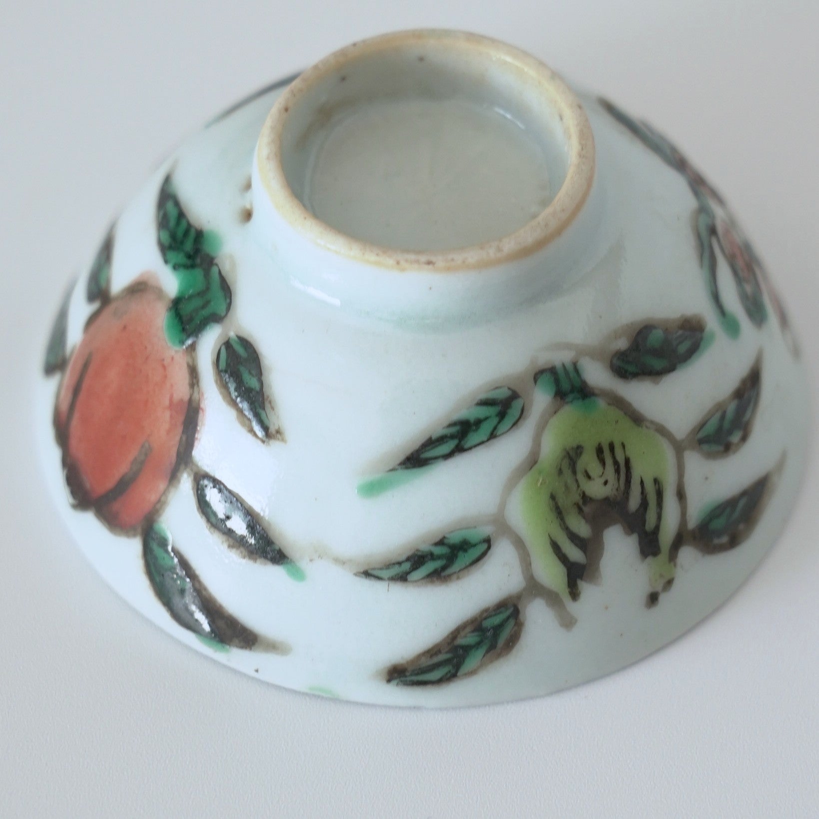 粉彩七宝三多文茶杯⑦