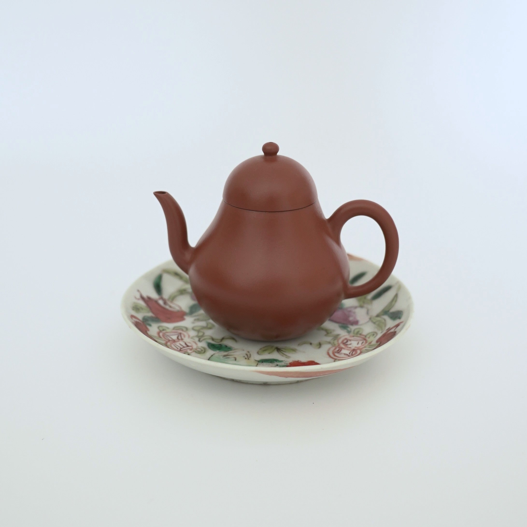 粉彩七宝三多文皿 ②