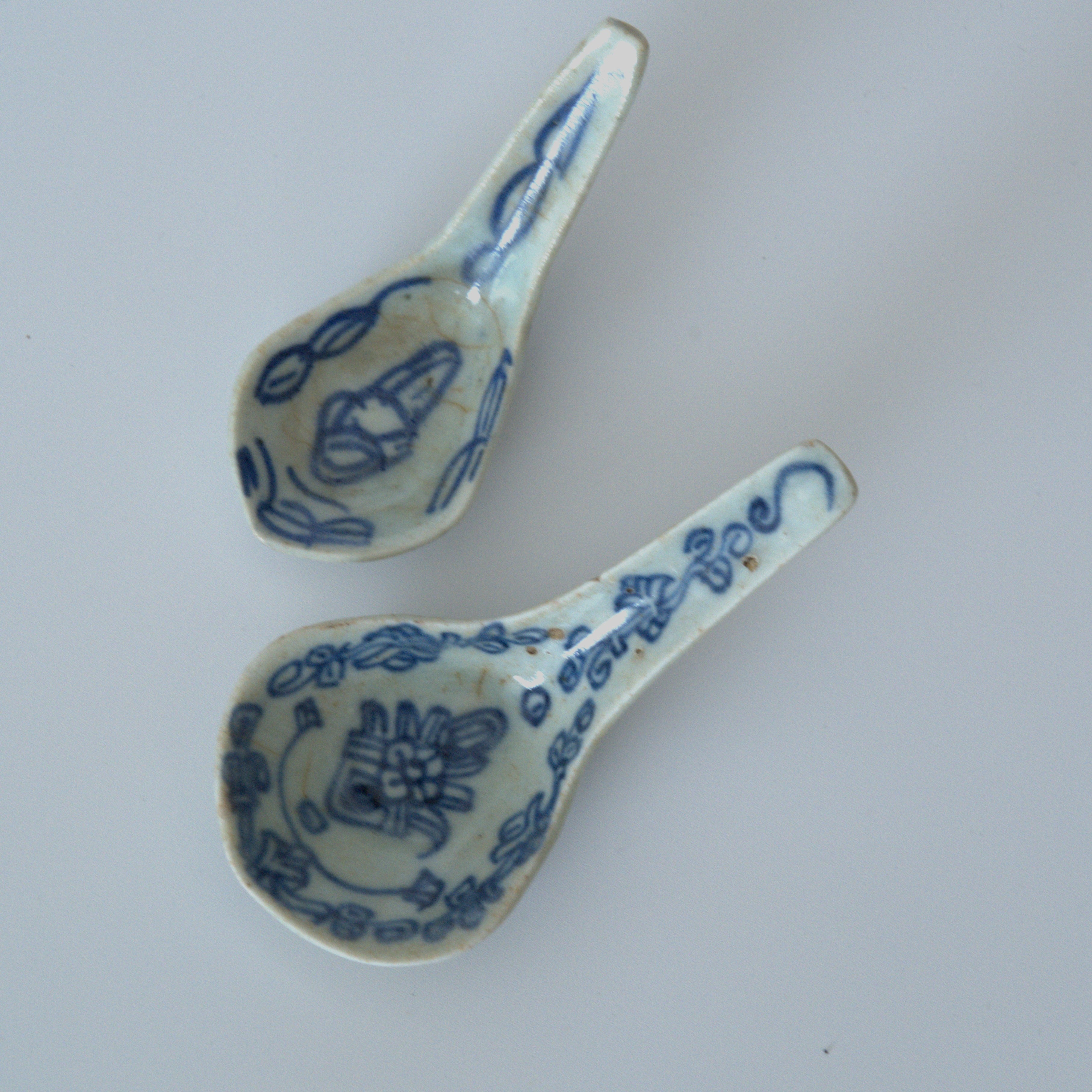 青花絡枝蓮文レンゲ②