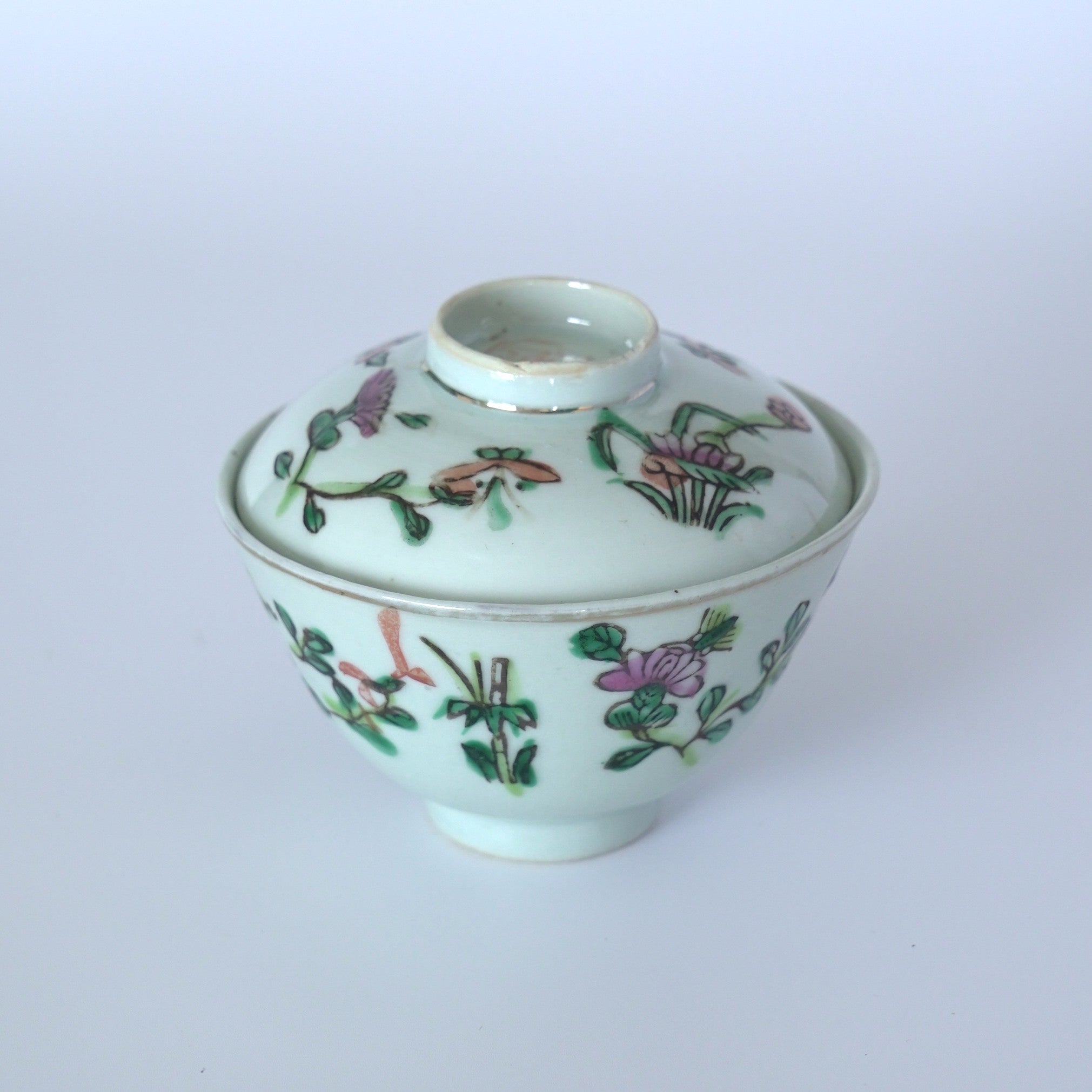 粉彩四季花文蓋碗①