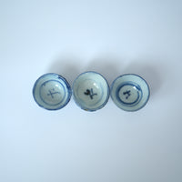 青花唐草文小茶杯３個セット②