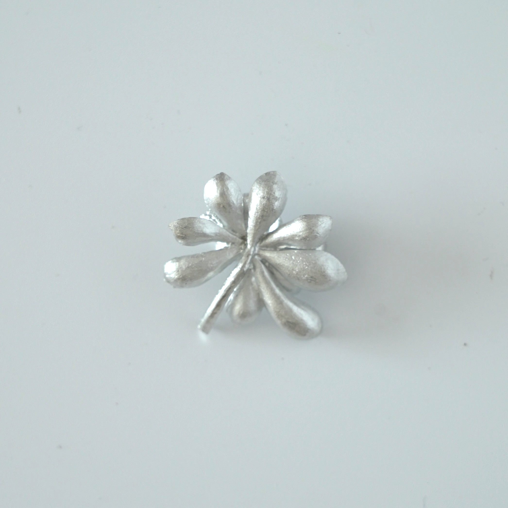 錫製蓮花香立茶枕