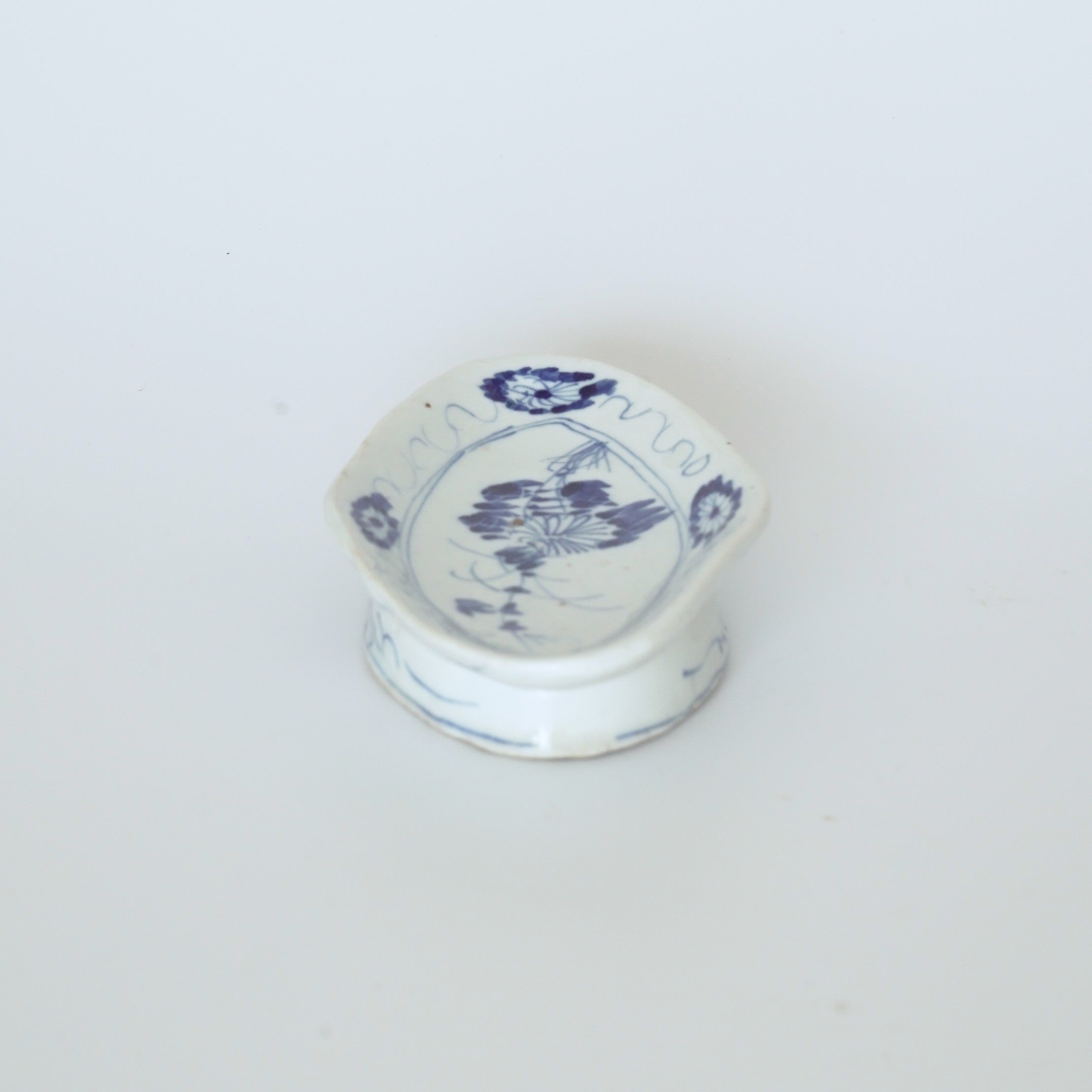 青花花卉文高台皿②小