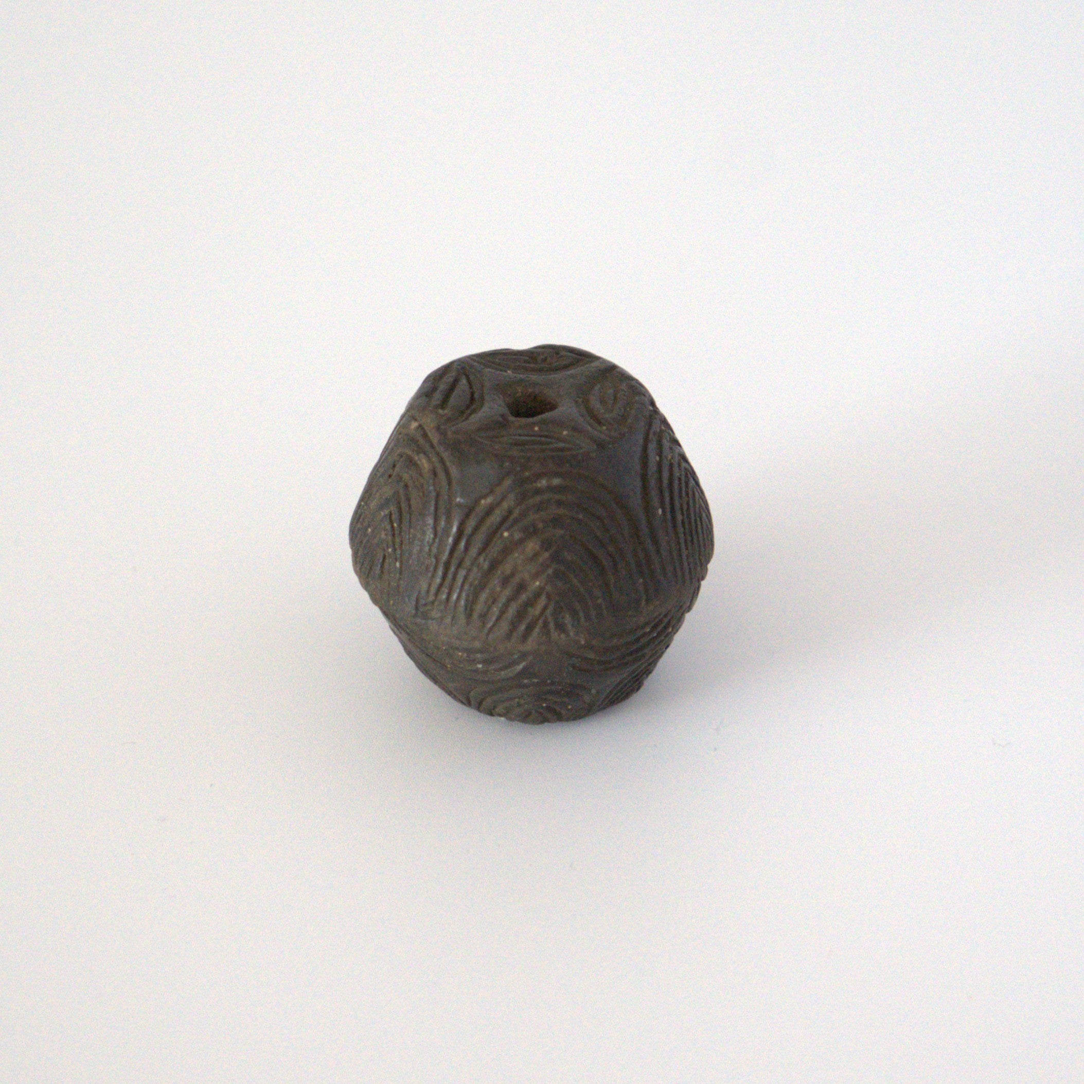 陶製七宝文蓋置 ②