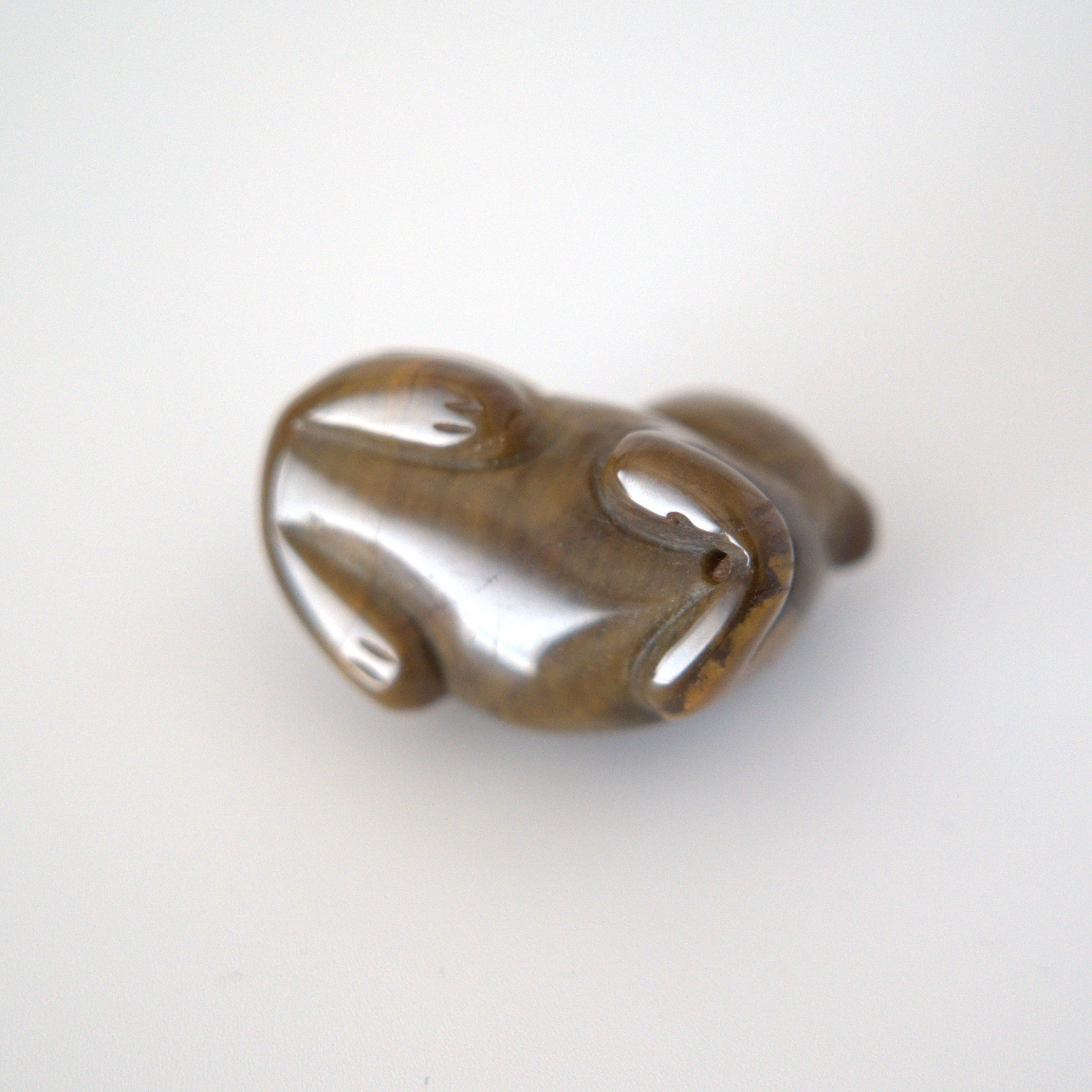 石製回頭猫茶枕 右①