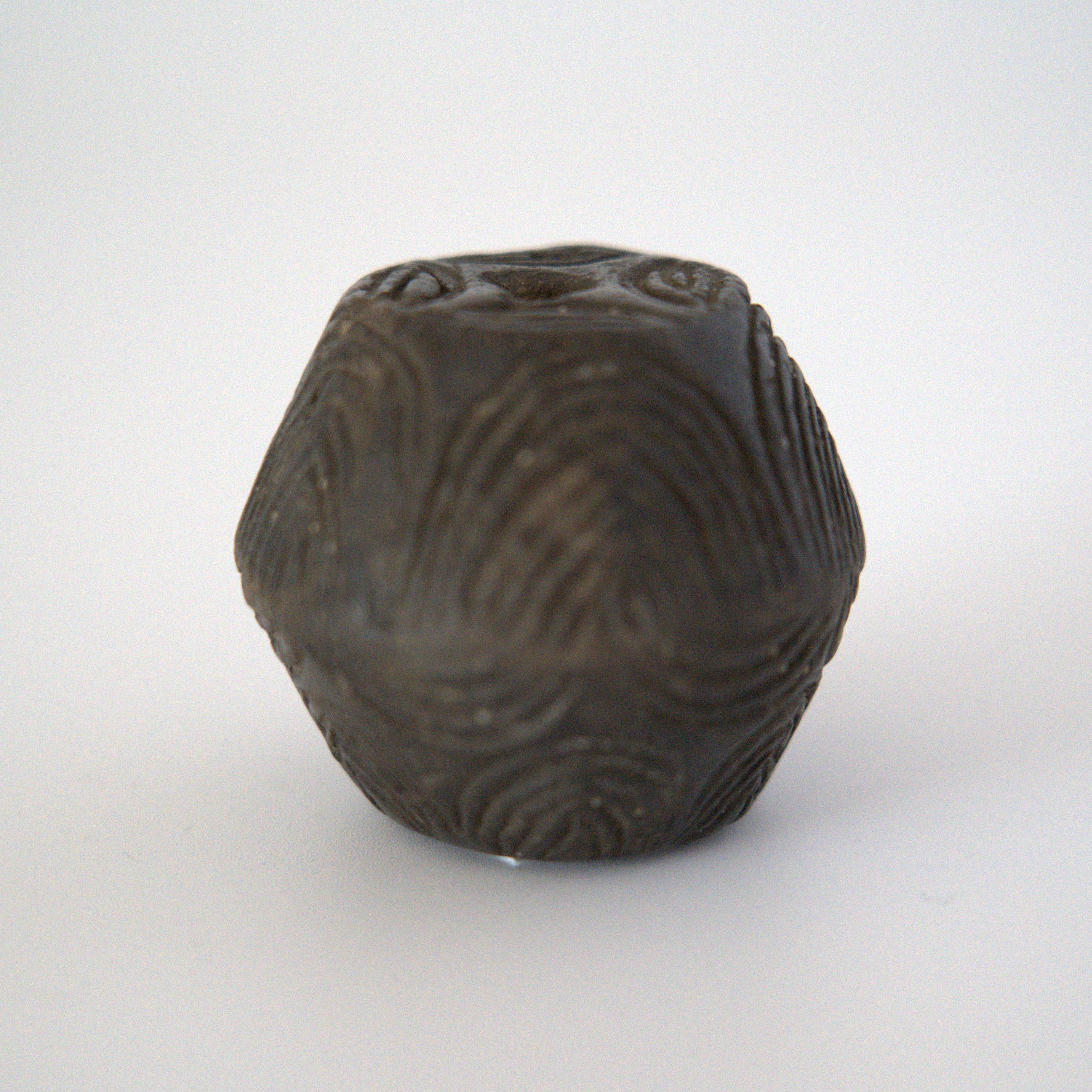 陶製七宝文蓋置 ②