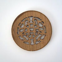 金彩木彫円型唐草文壺承