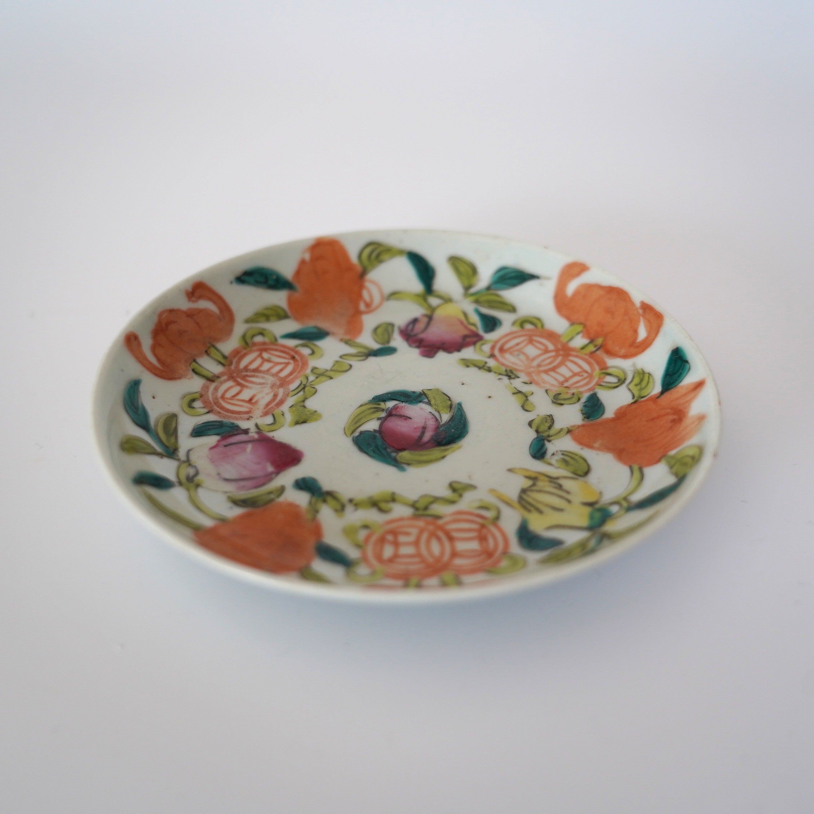 粉彩七宝三多文皿