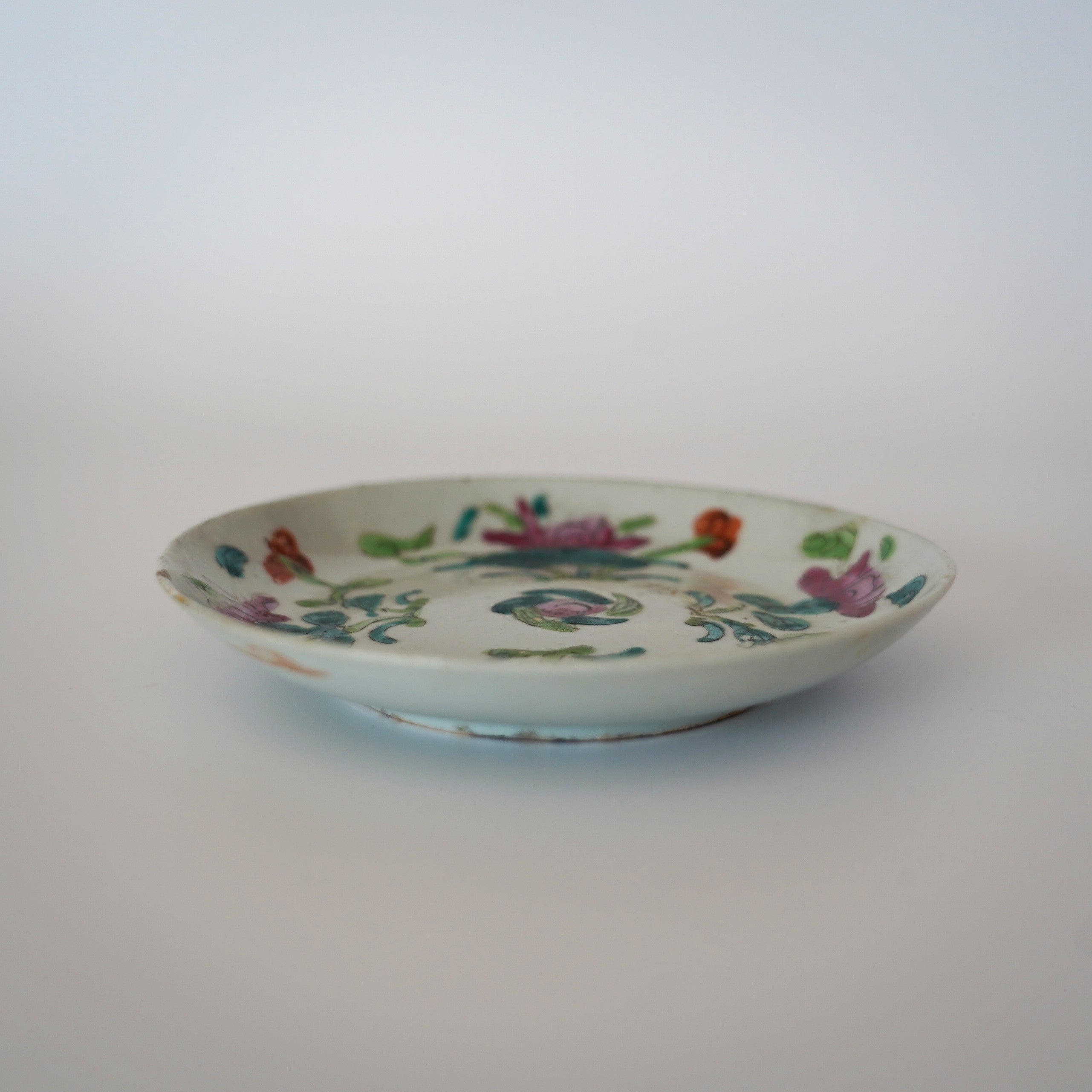 粉彩四季花文皿 ①