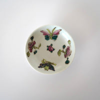 粉彩胡蝶花文豆皿