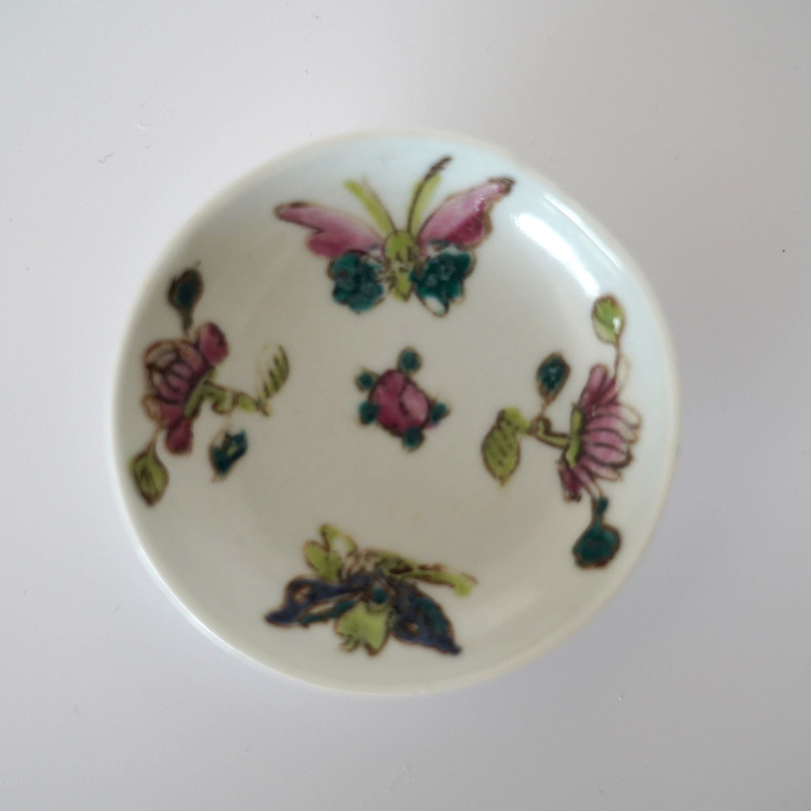 粉彩胡蝶花文豆皿