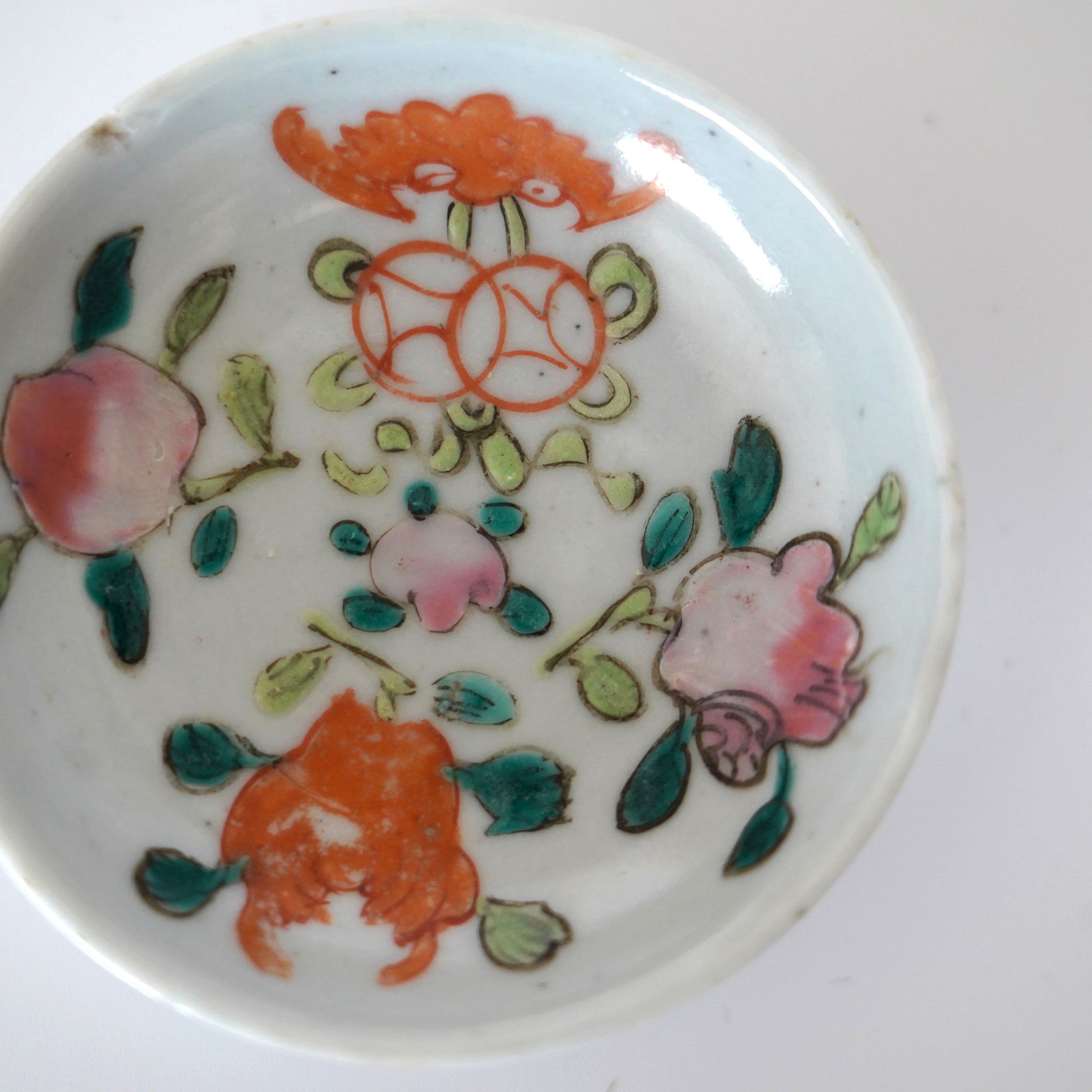 粉彩七宝三多文豆皿 ①