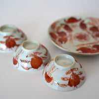 赤絵福寿三多文茶杯 ①