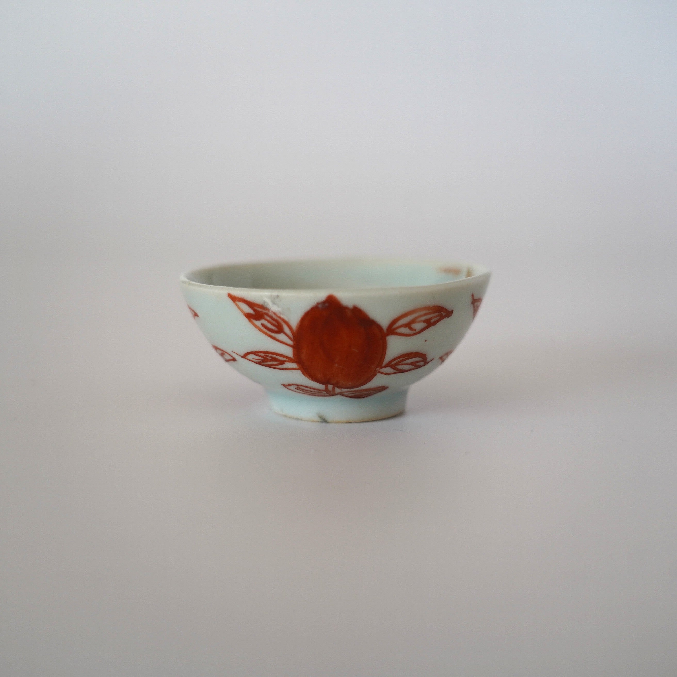 赤絵福寿三多文茶杯 ②