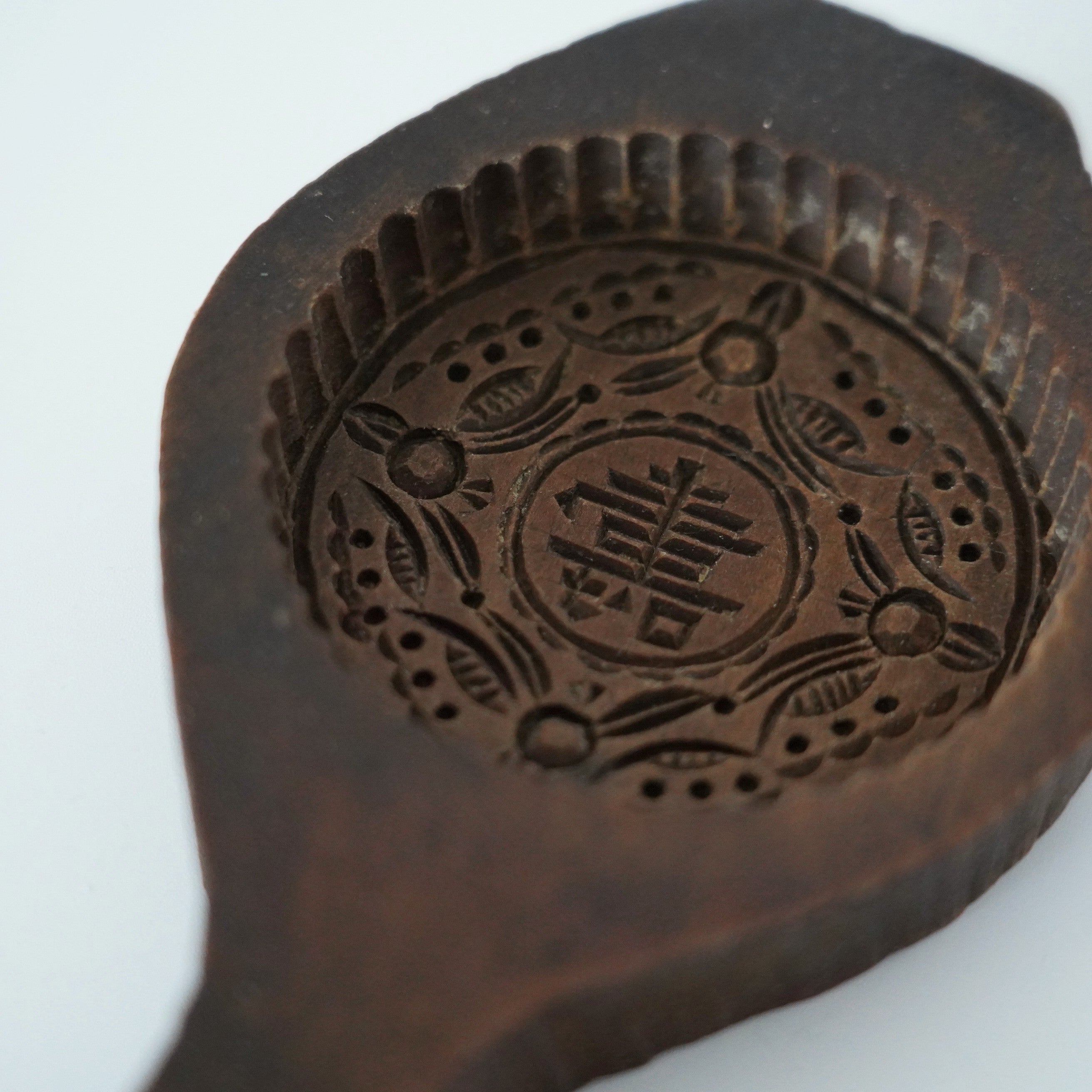 木彫円型寿文月餅型