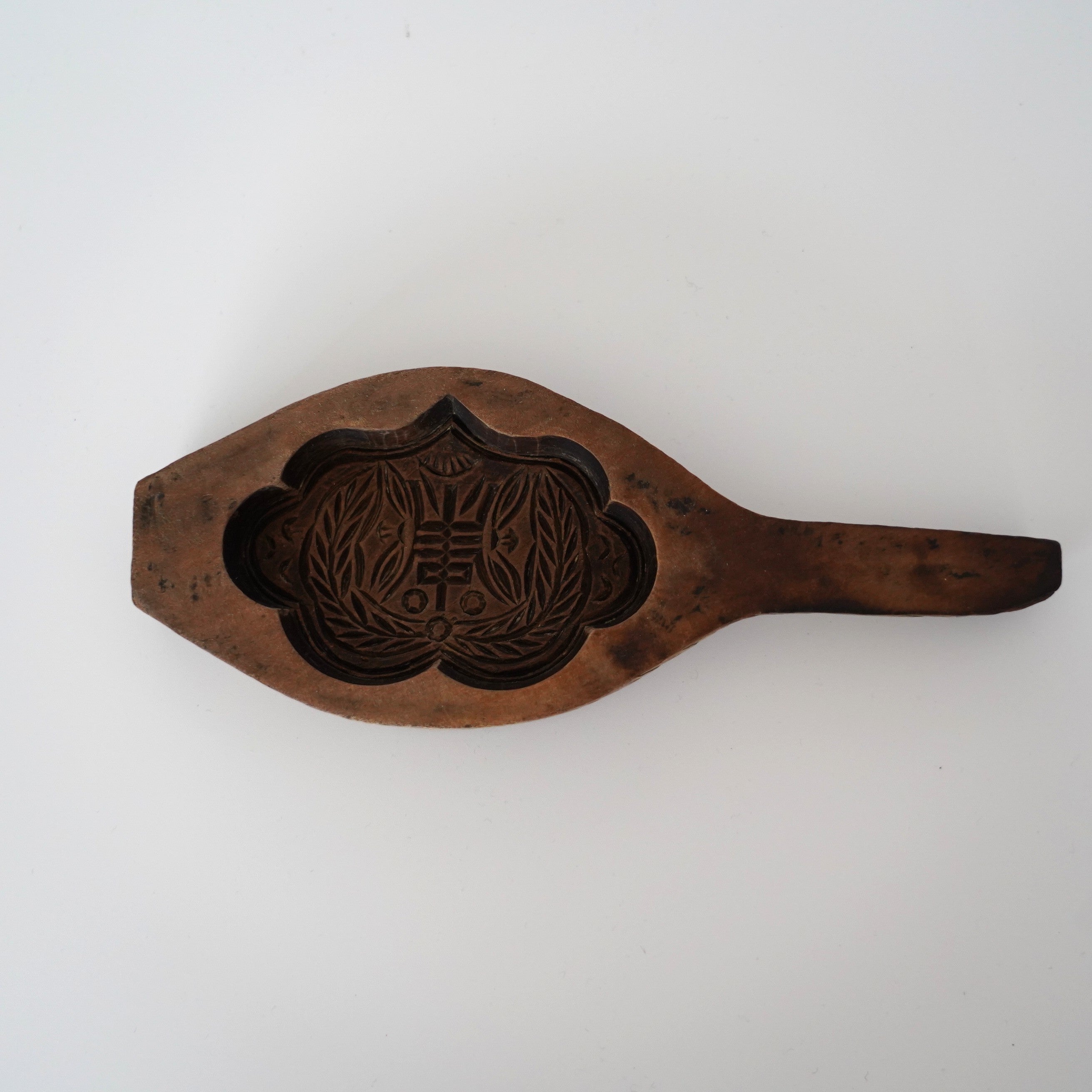 木彫雲型寿文月餅型