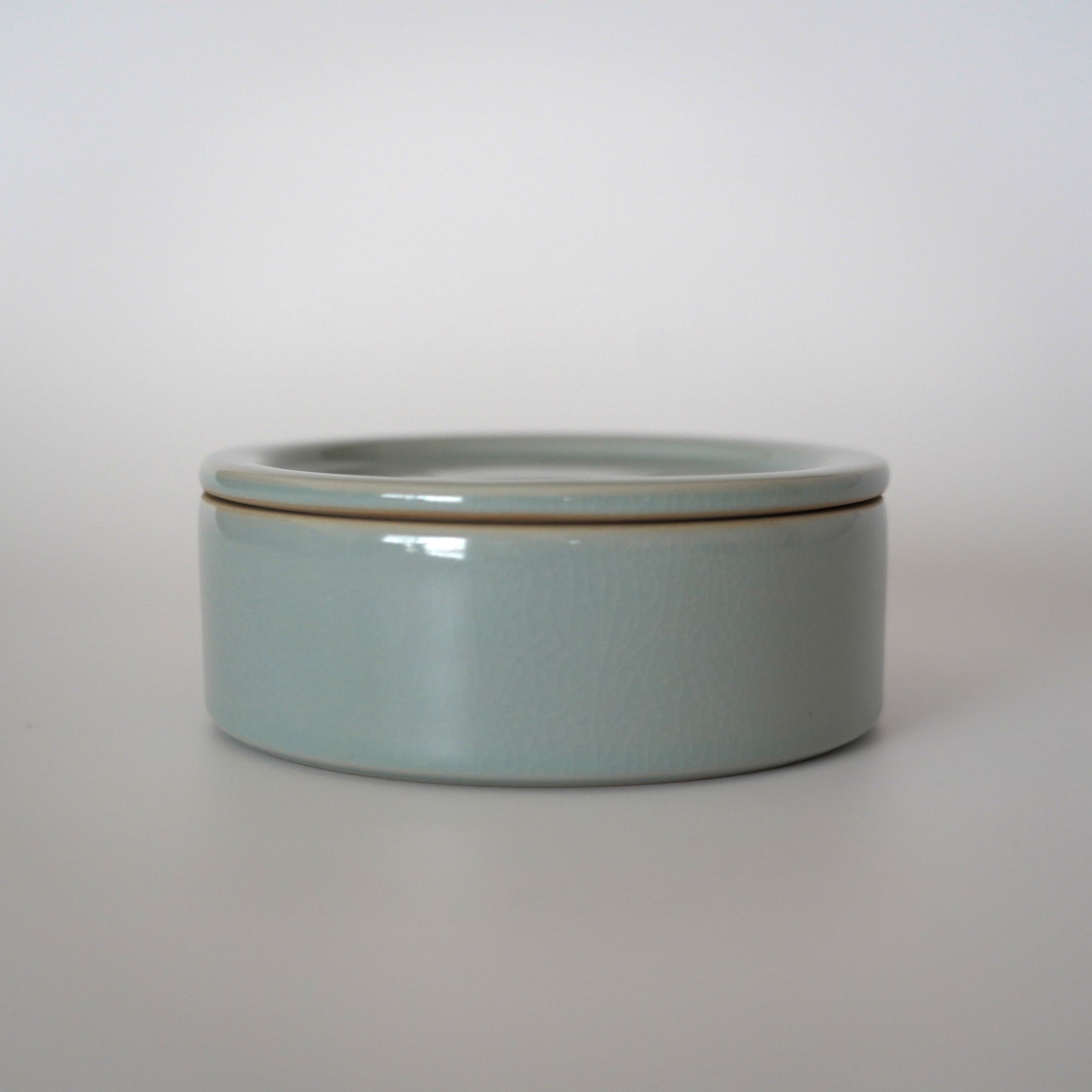 天青貫入七宝文茶船