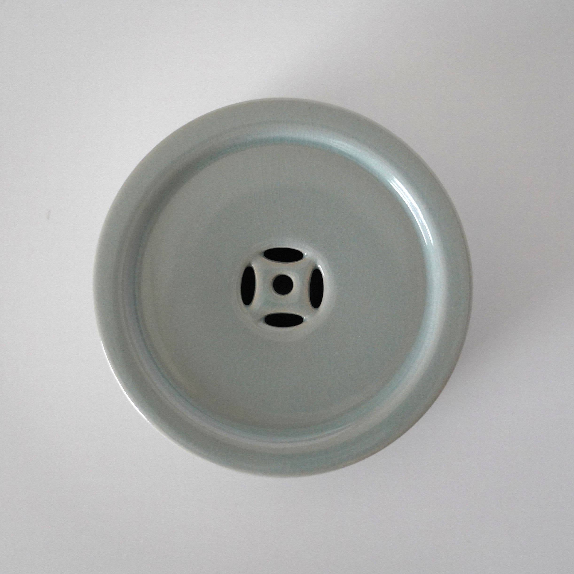 天青貫入七宝文茶船