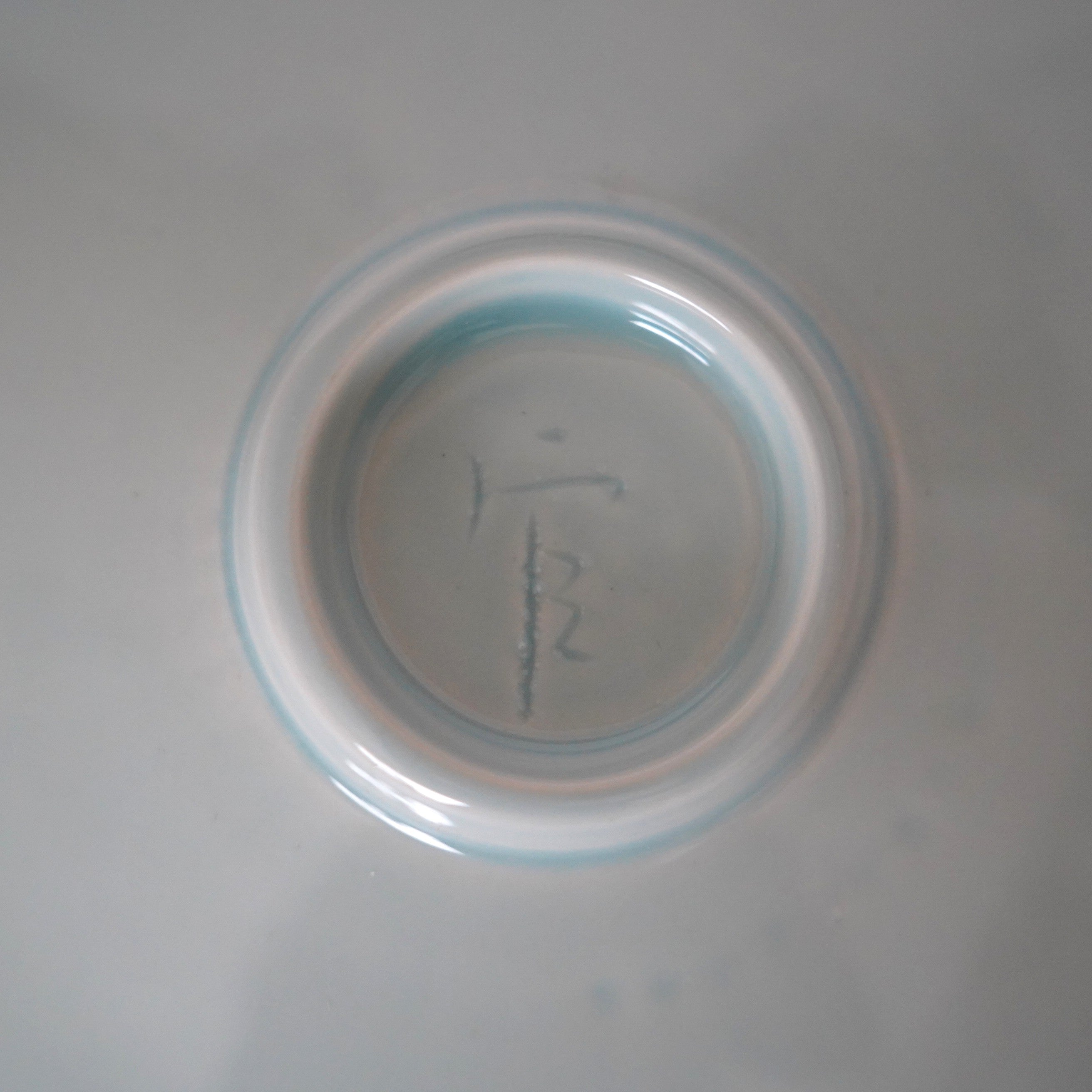 仿古印花鳳凰文壺承 ①淡