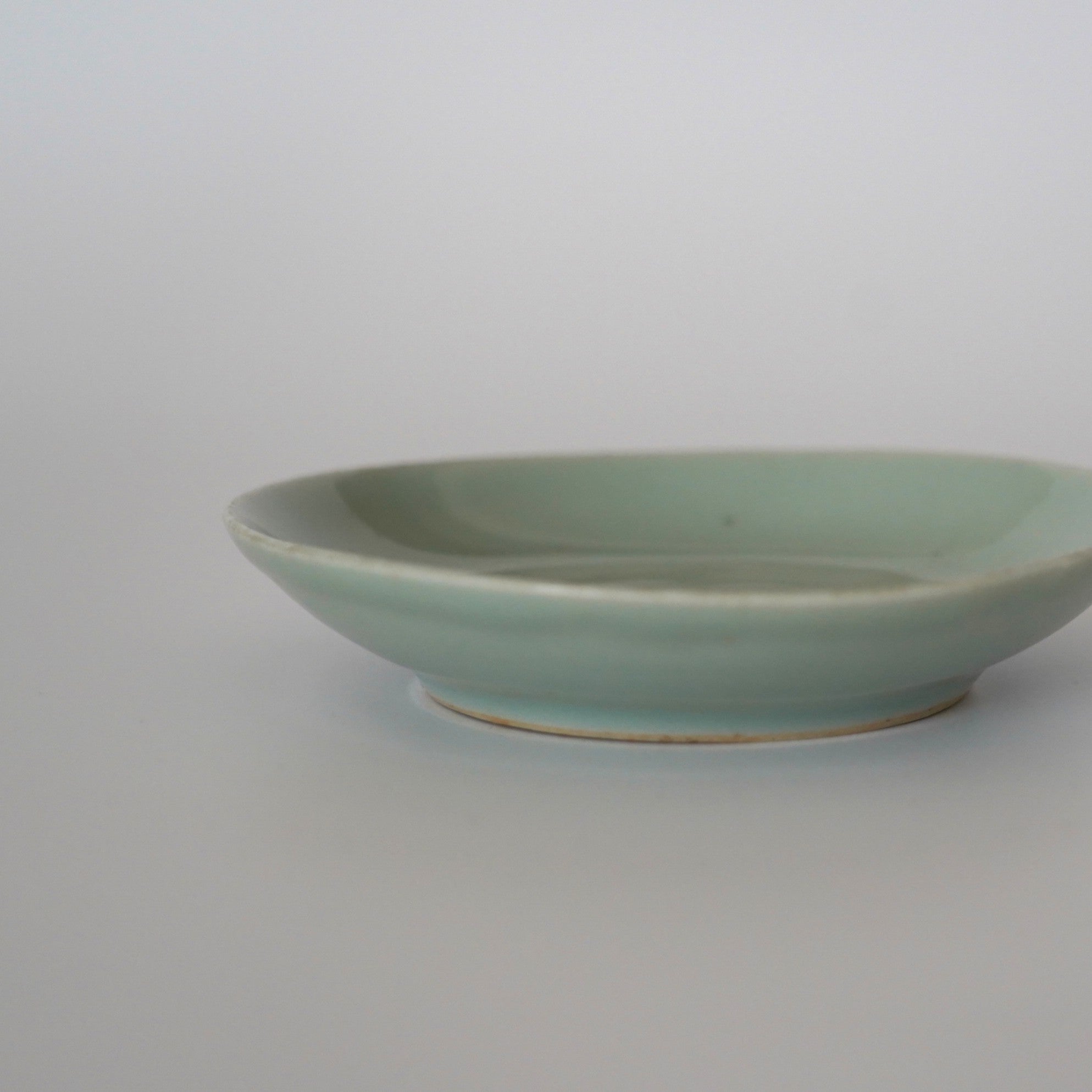 豆青青花款壺承 ①